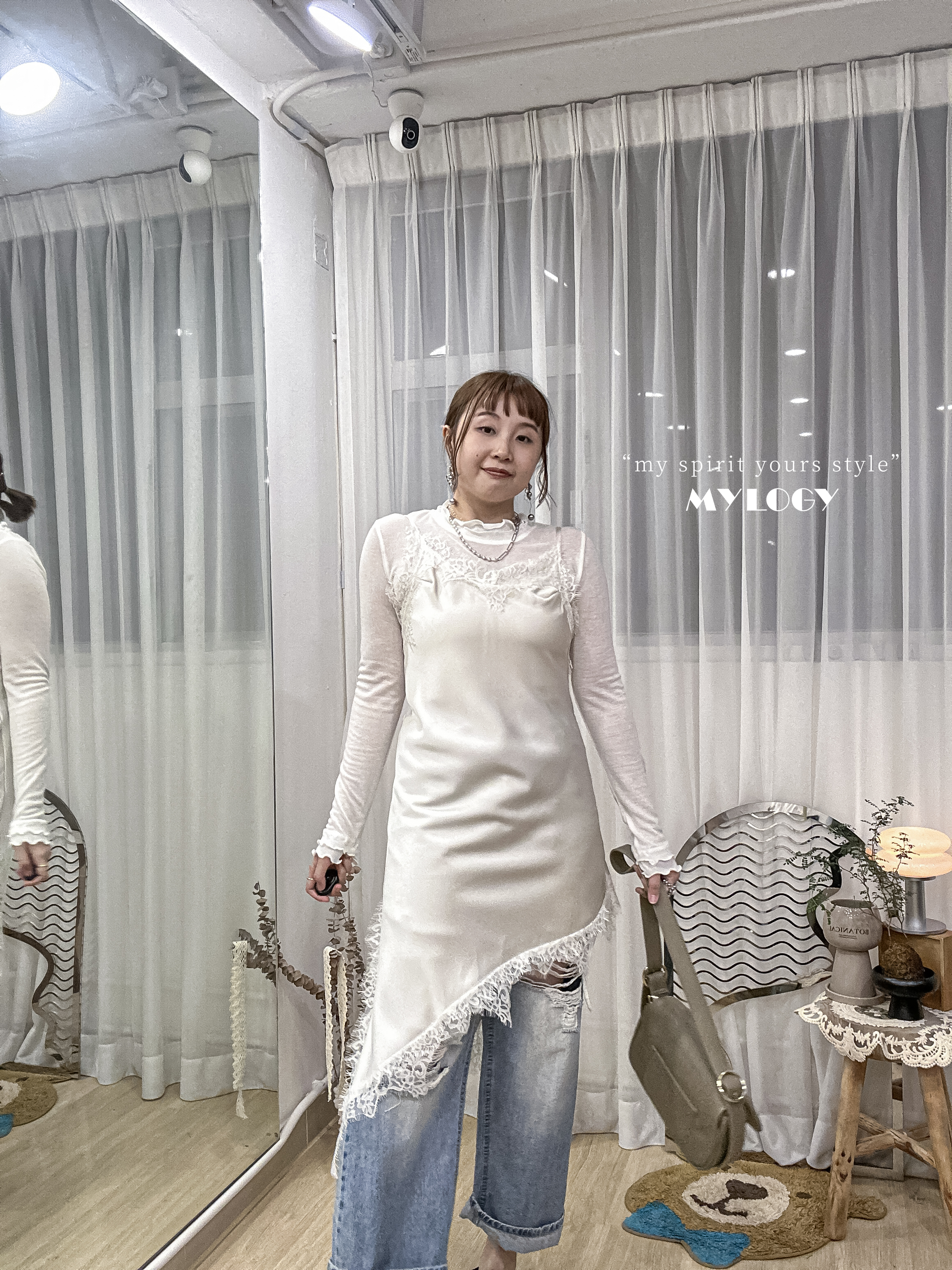 <今季大熱> 文藝知性美～絲滑(可調較)吊帶斜角蕾絲露背外搭 SN0005