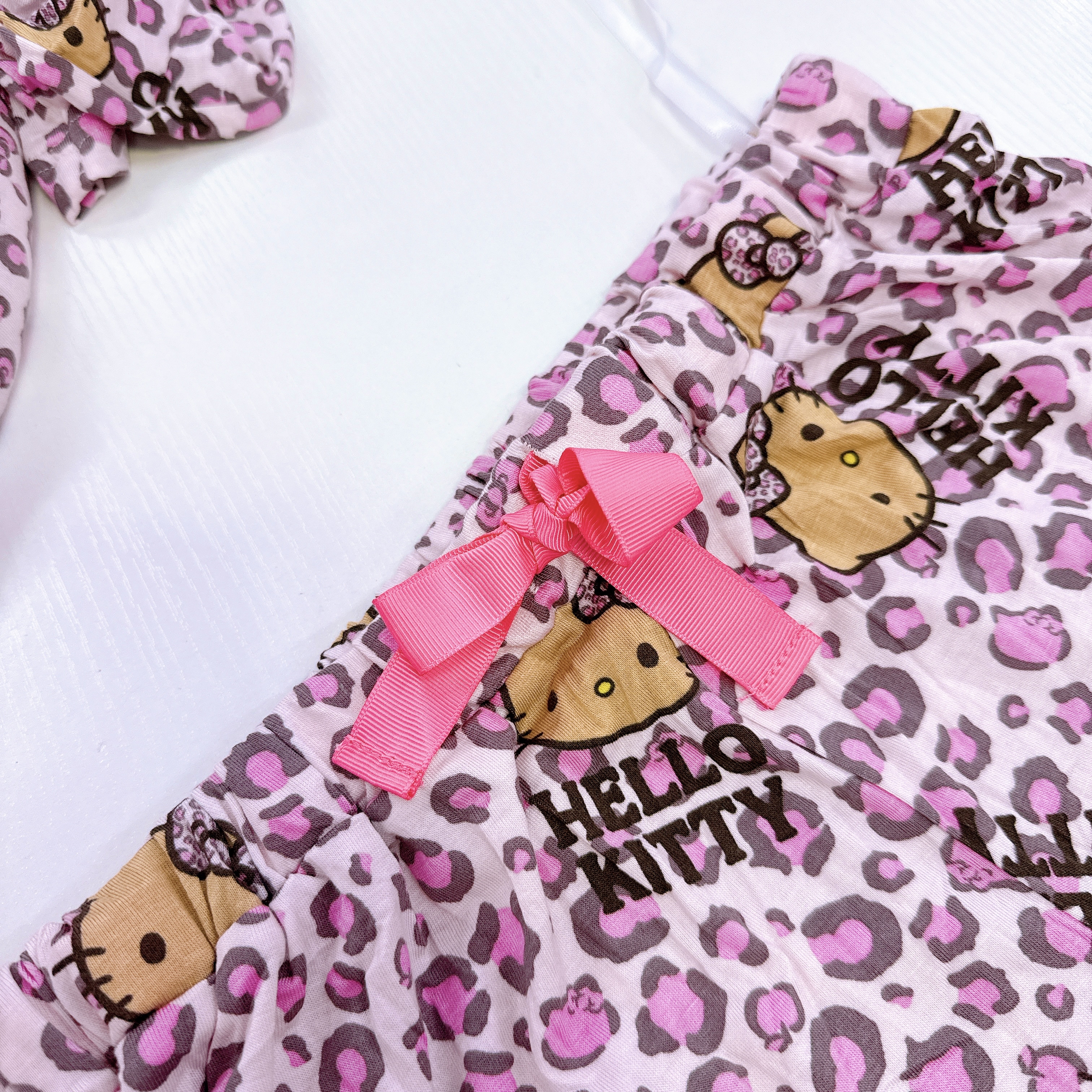 日本限定版Hello Kitty睡衣 套裝