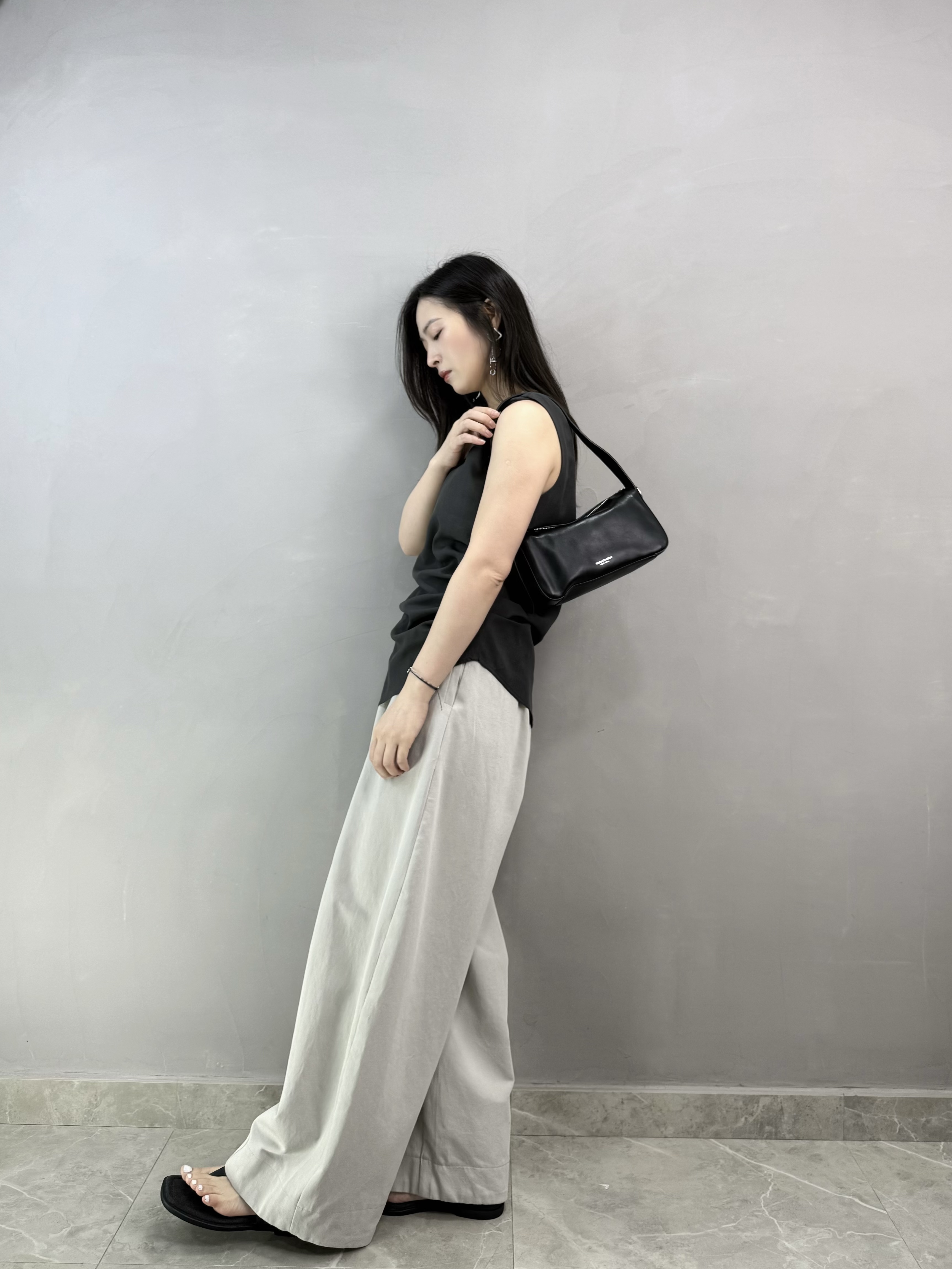 M78 扭膊斜領背心