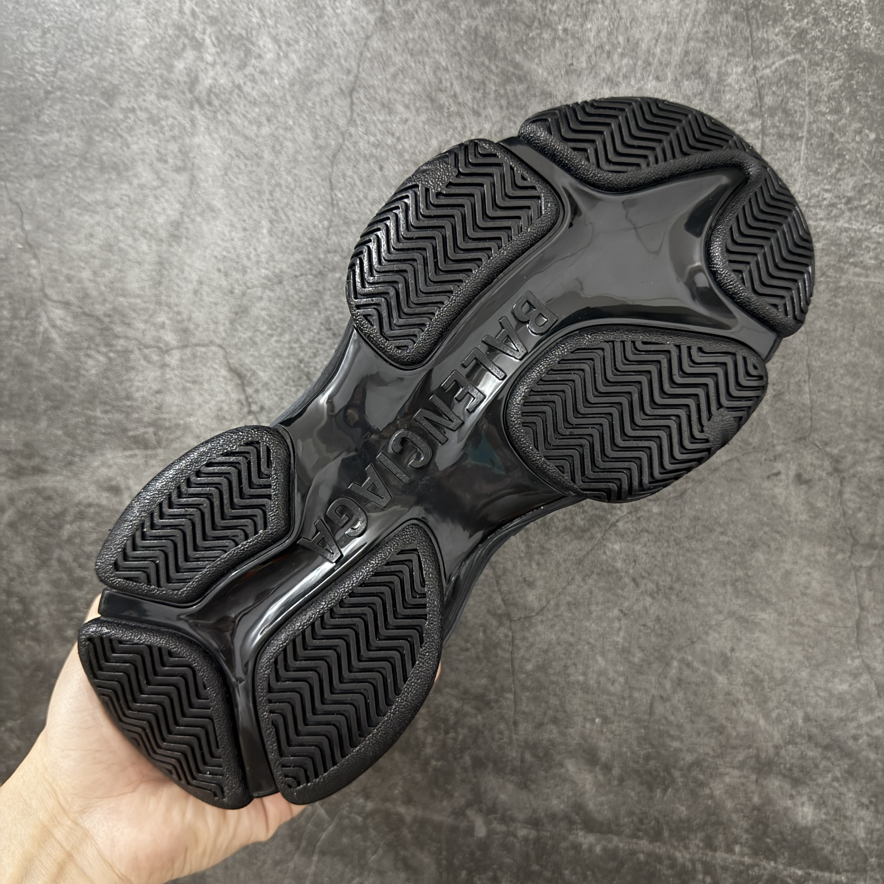 Balenciaga Triple S.2 Gradient 