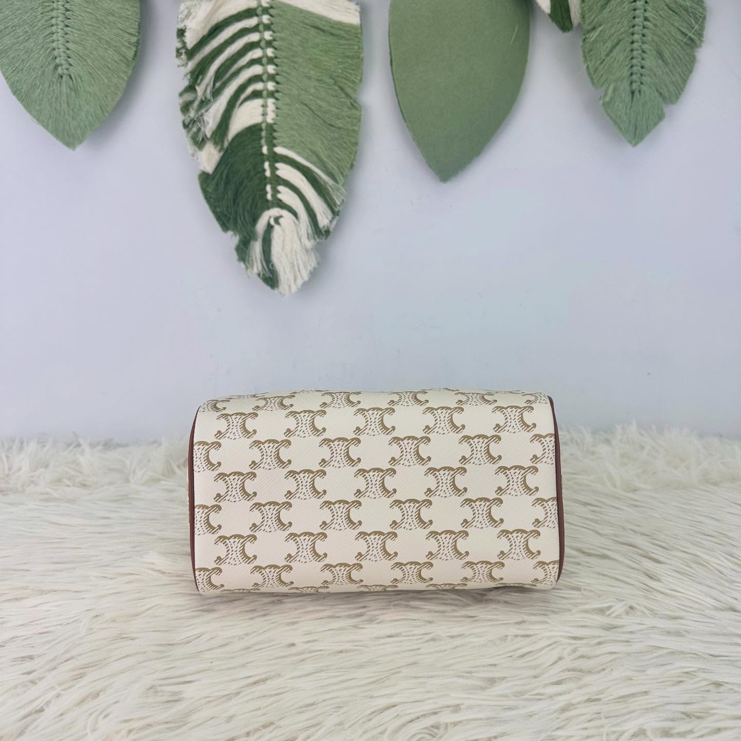 CELINE 🤍PRE OWNED Triomphe Boston 白色老花 Small Size🤎 