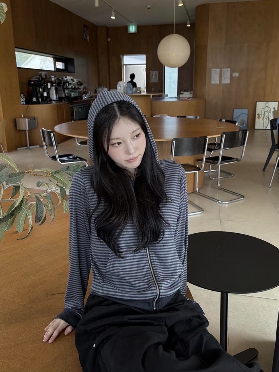 韓國薄羊毛短款間條jacket (質地好！)