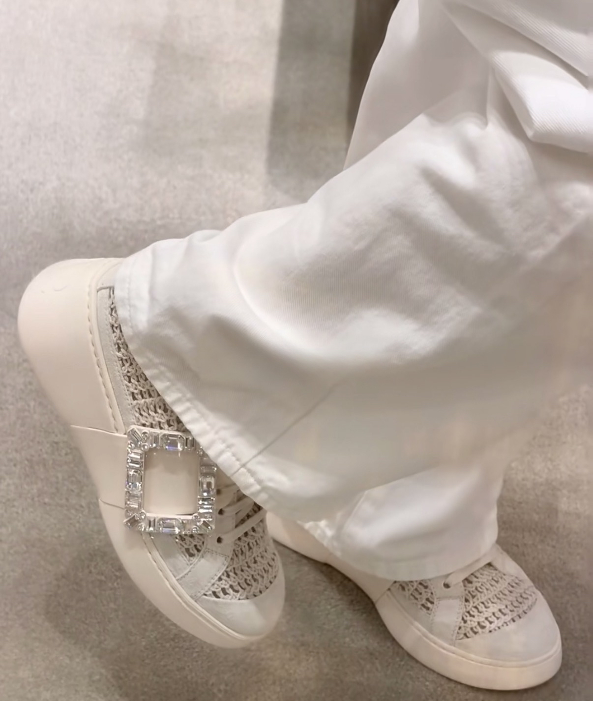 限時優惠✨新款🆕訂貨📮RV Viv’ skate 奶油白鑽扣Sneaker  Size 37/39/40/41