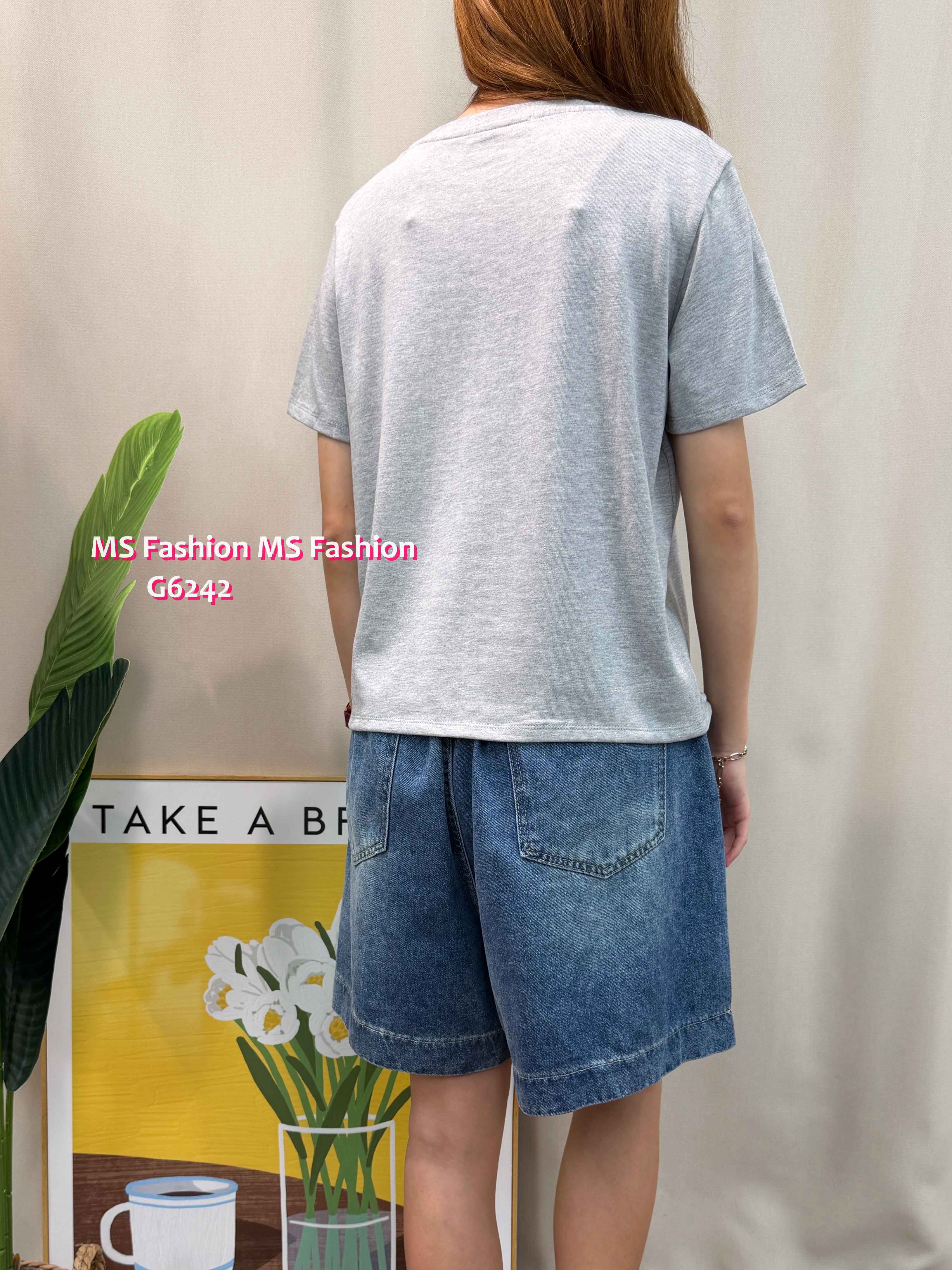 G6244 毛毛質感字母tee