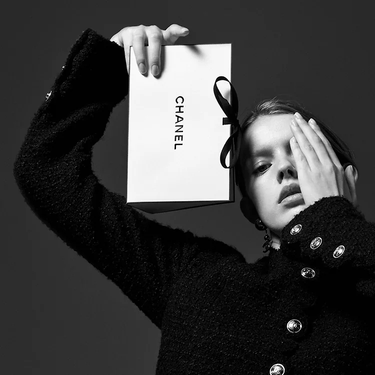 [CHANEL] 限量版 La Crème Main Hand Cream 計劃套裝 (送Pouch)