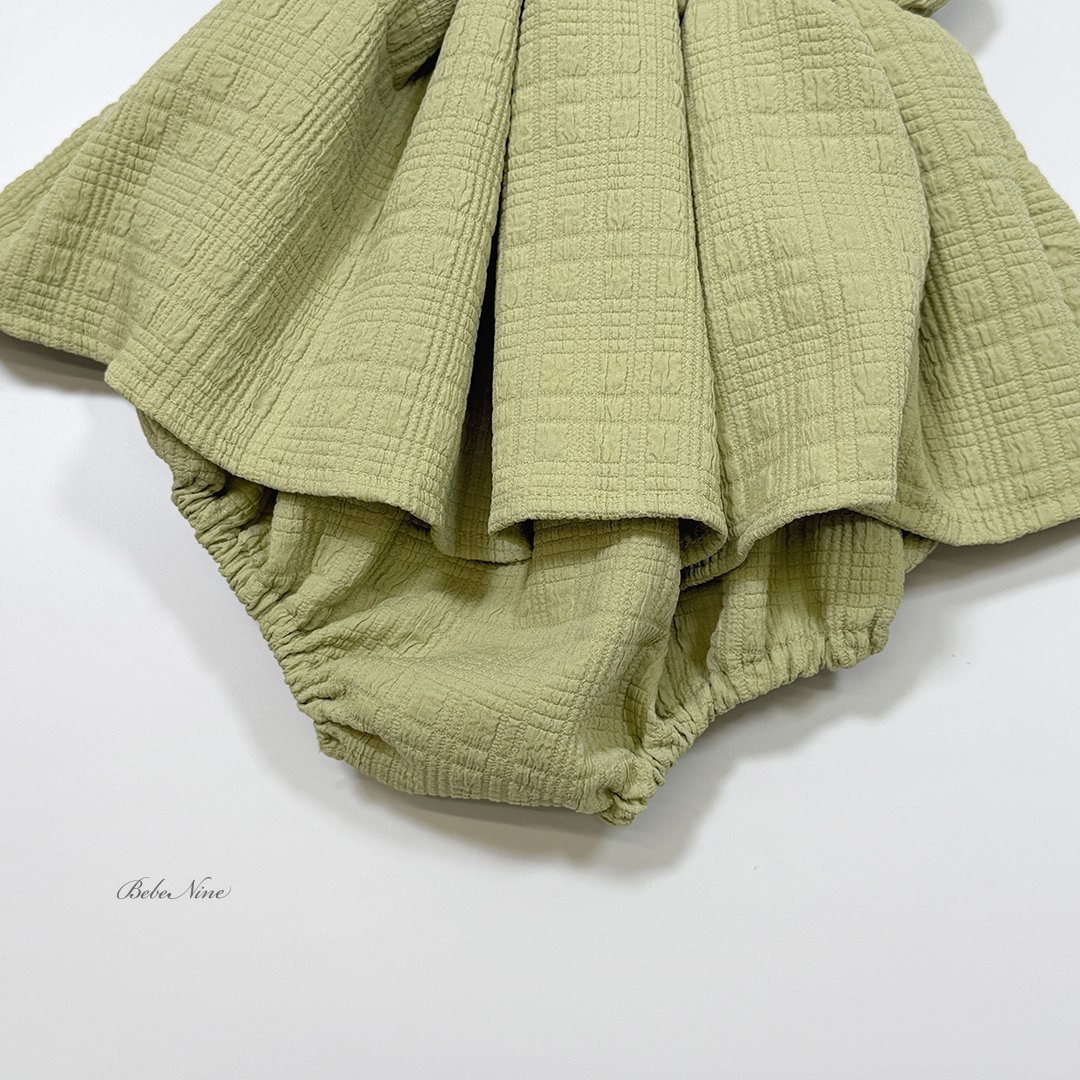 ☀️預訂 韓國直送☀️🇰🇷Bebenine三色格紋提花吊帶包屁裙