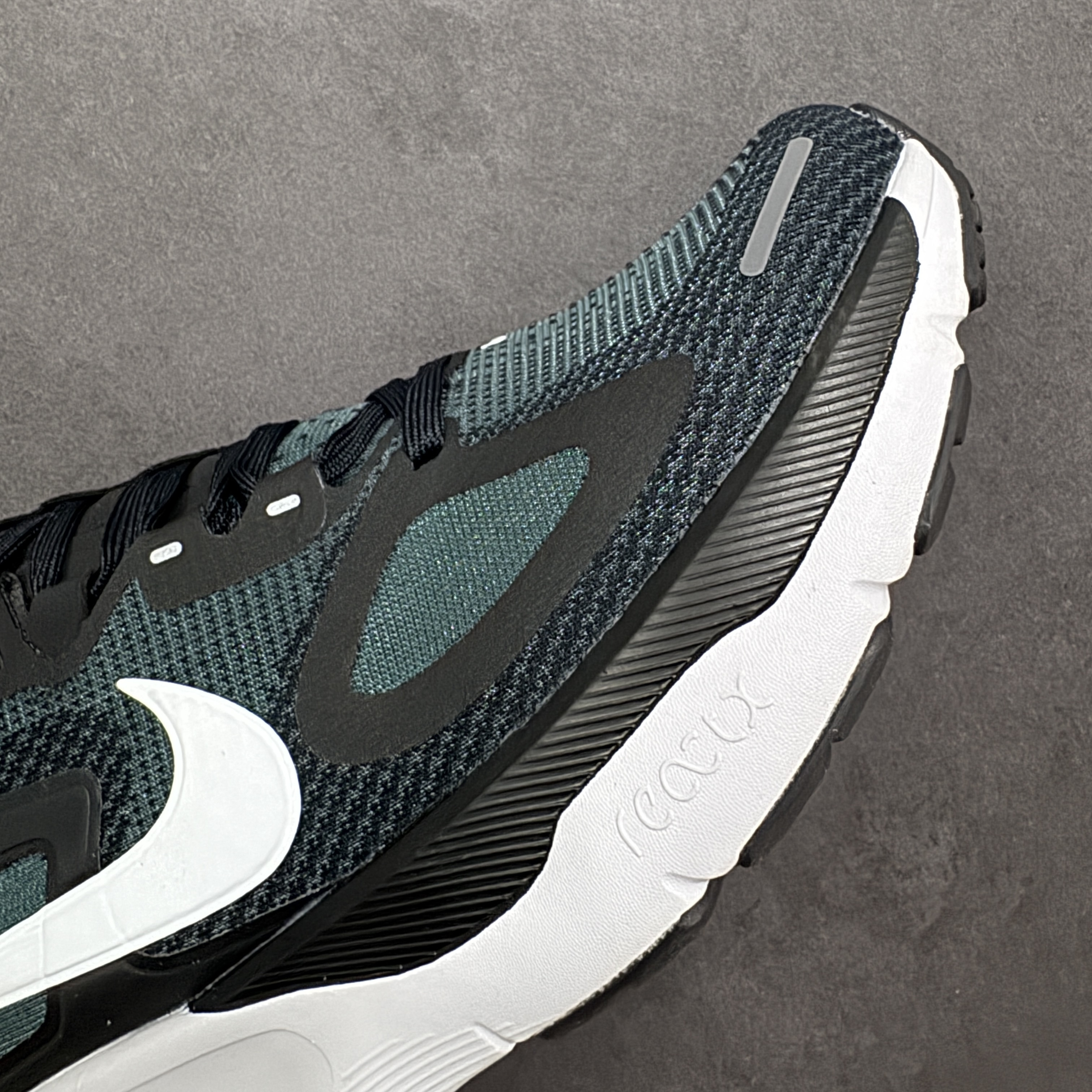 Nike Structure Plus HQ3048-001 