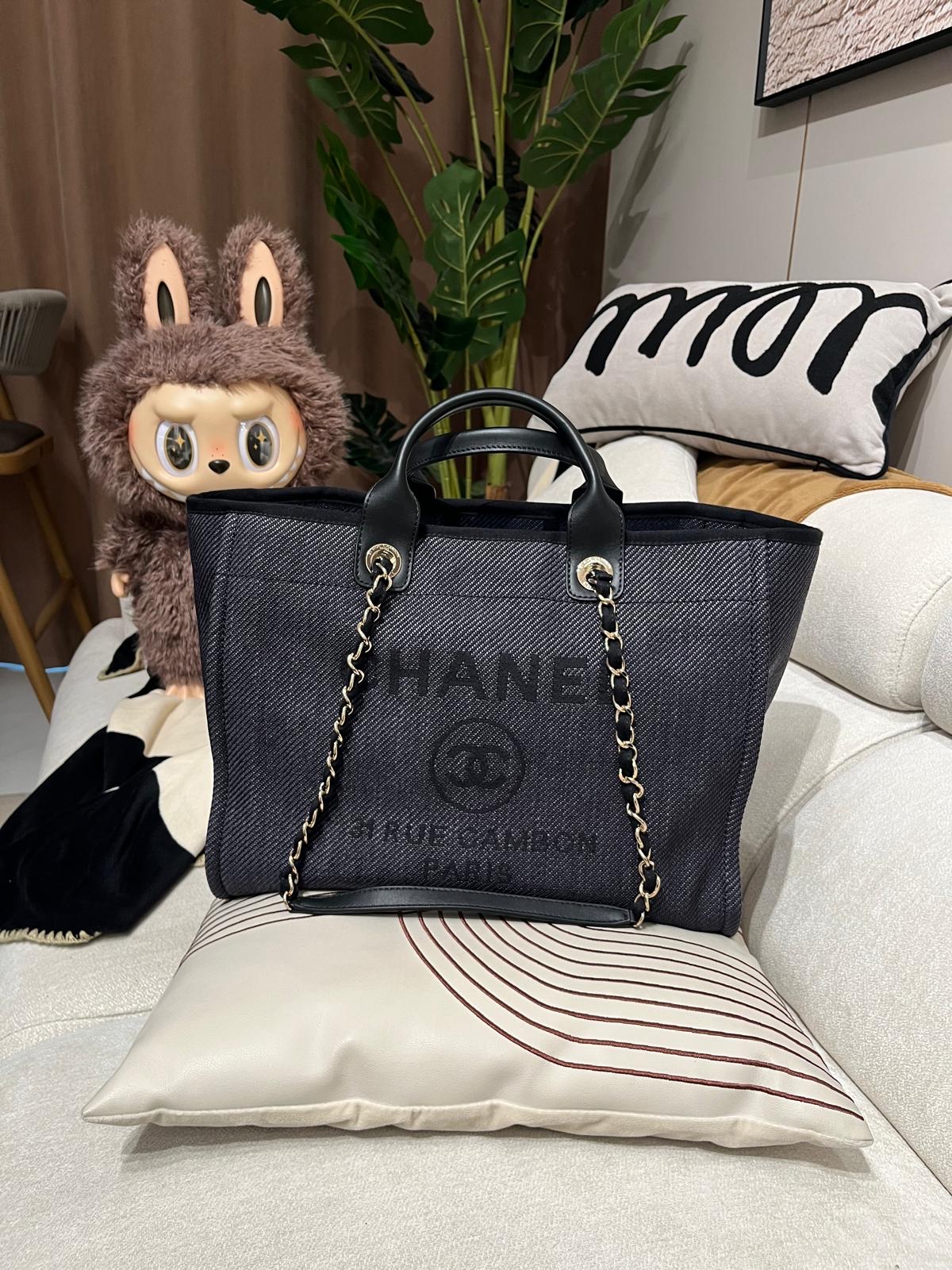 Chanel Deauville tote bag  100%Authentic, 98%new ✅香港專門店收據✅card✅dust bag✅box