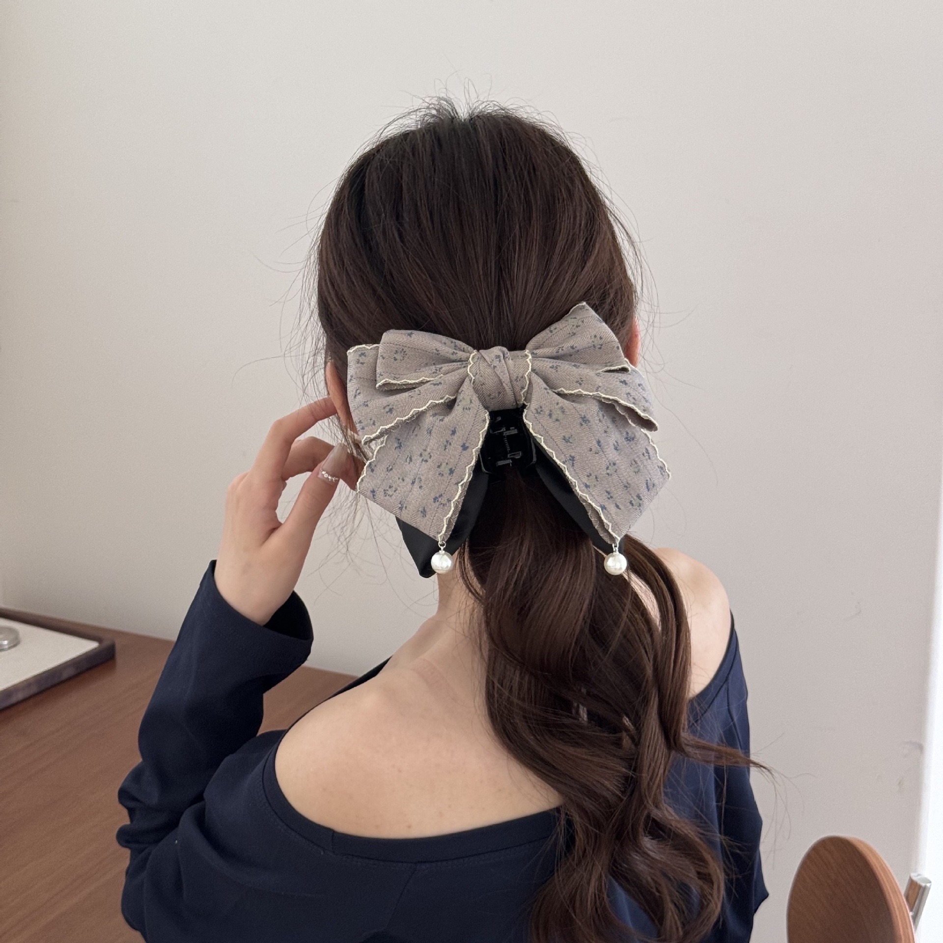 牛仔小碎花珍珠蝴蝶结抓夹｜Denim Floral Pearl Bow Hair Claw