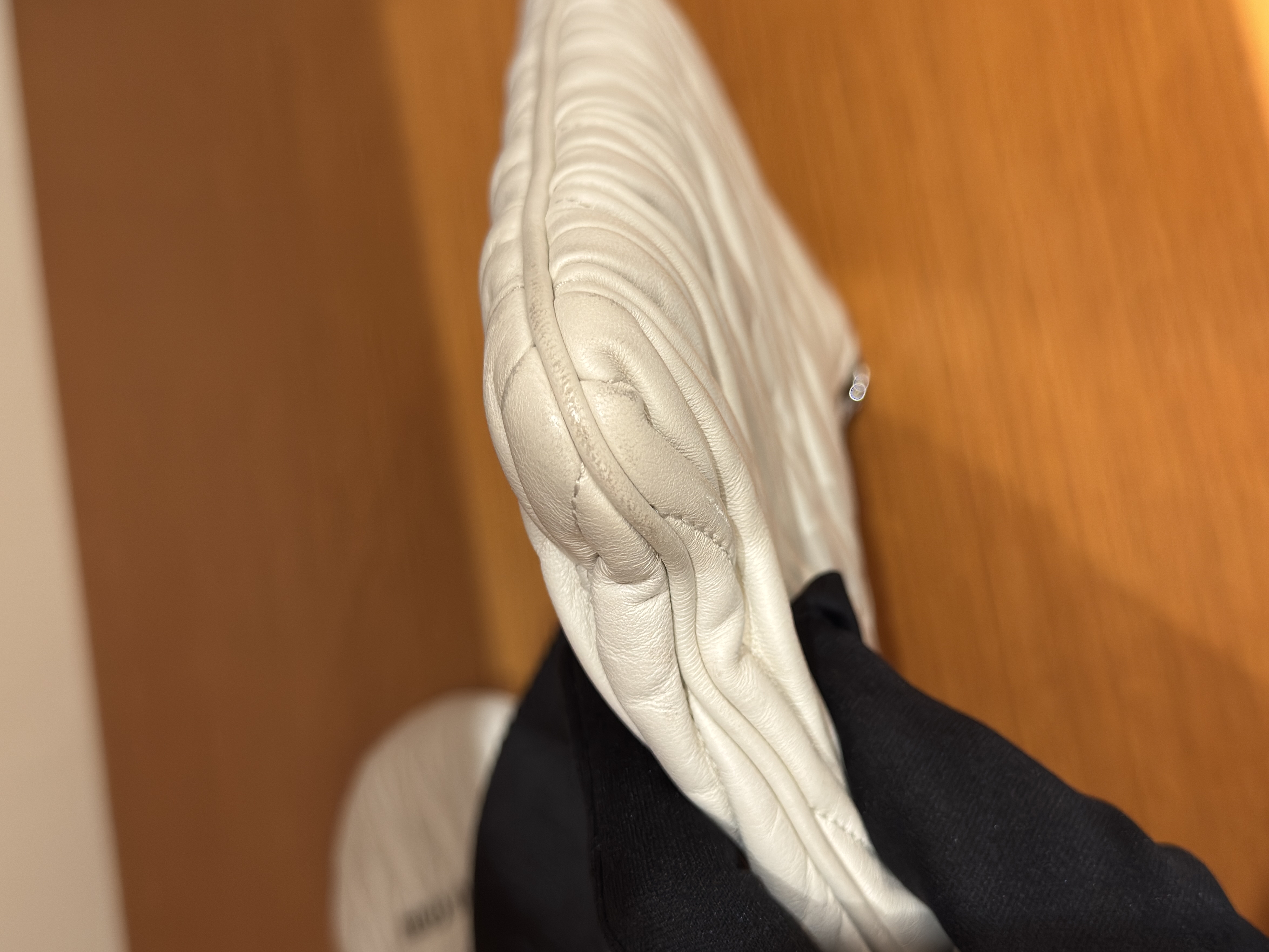 直播貨品 |  [1個-$100 2個-$300］HH15