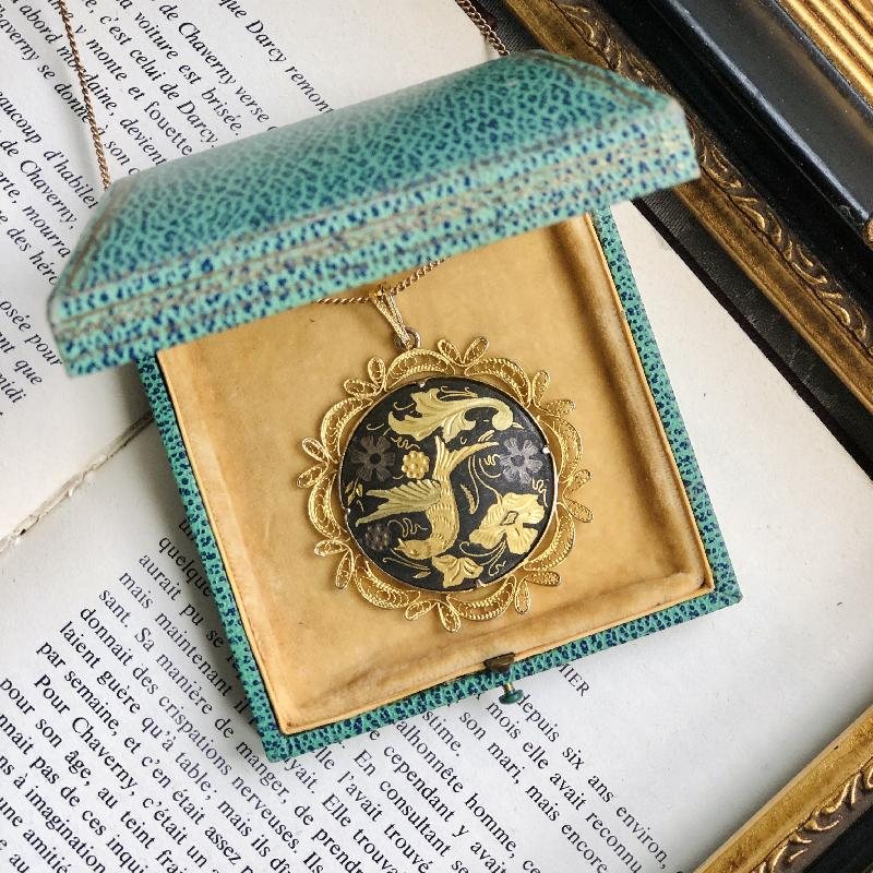 Vintage Bird and Foliage Damascene Set in Hand-Made Filigree Frame Pendant Necklace(MZ111)