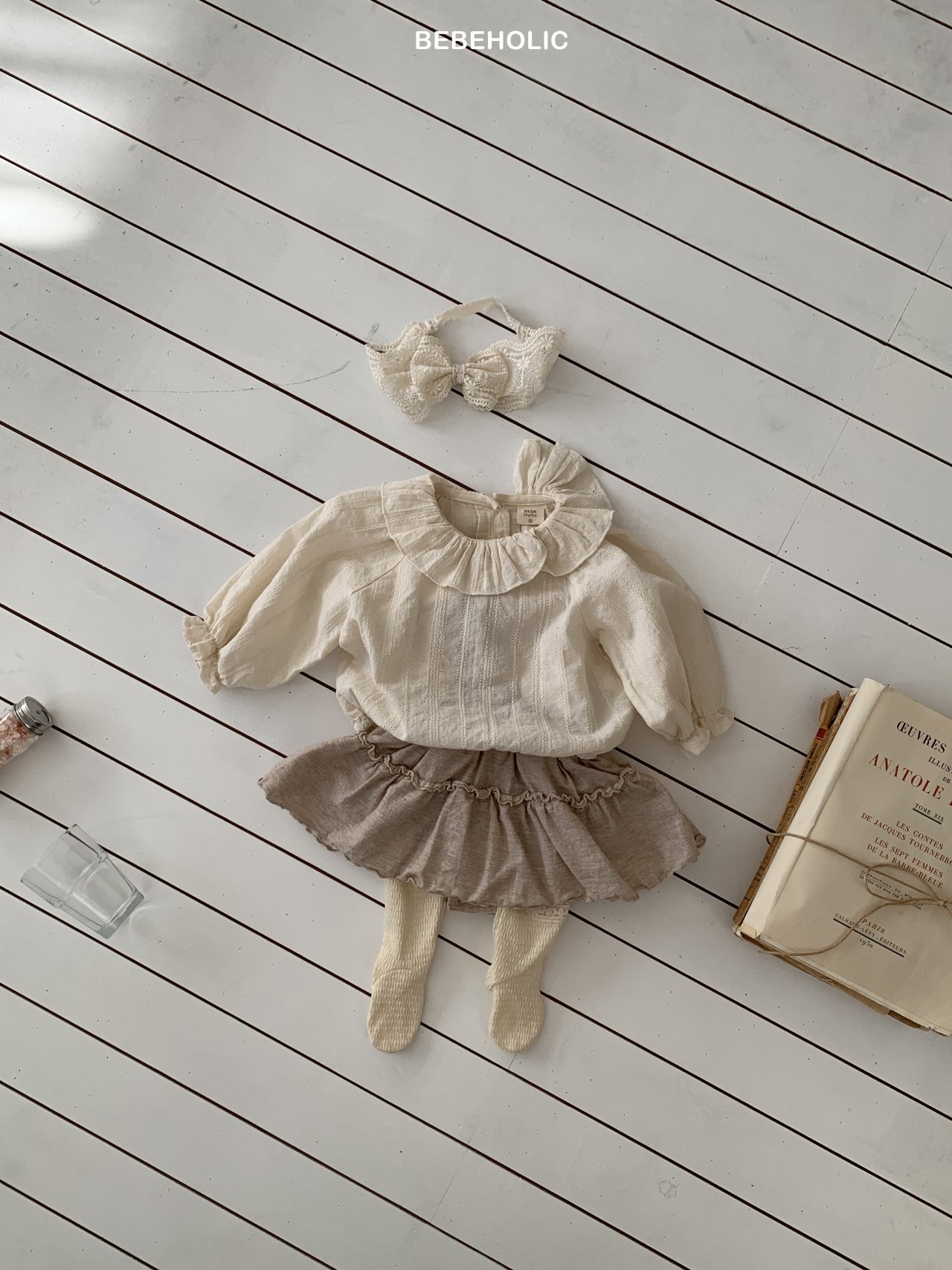 🌸預訂 韓國直送🌸🇰🇷BEBEHOLIC兩色提花荷葉領長袖上衣