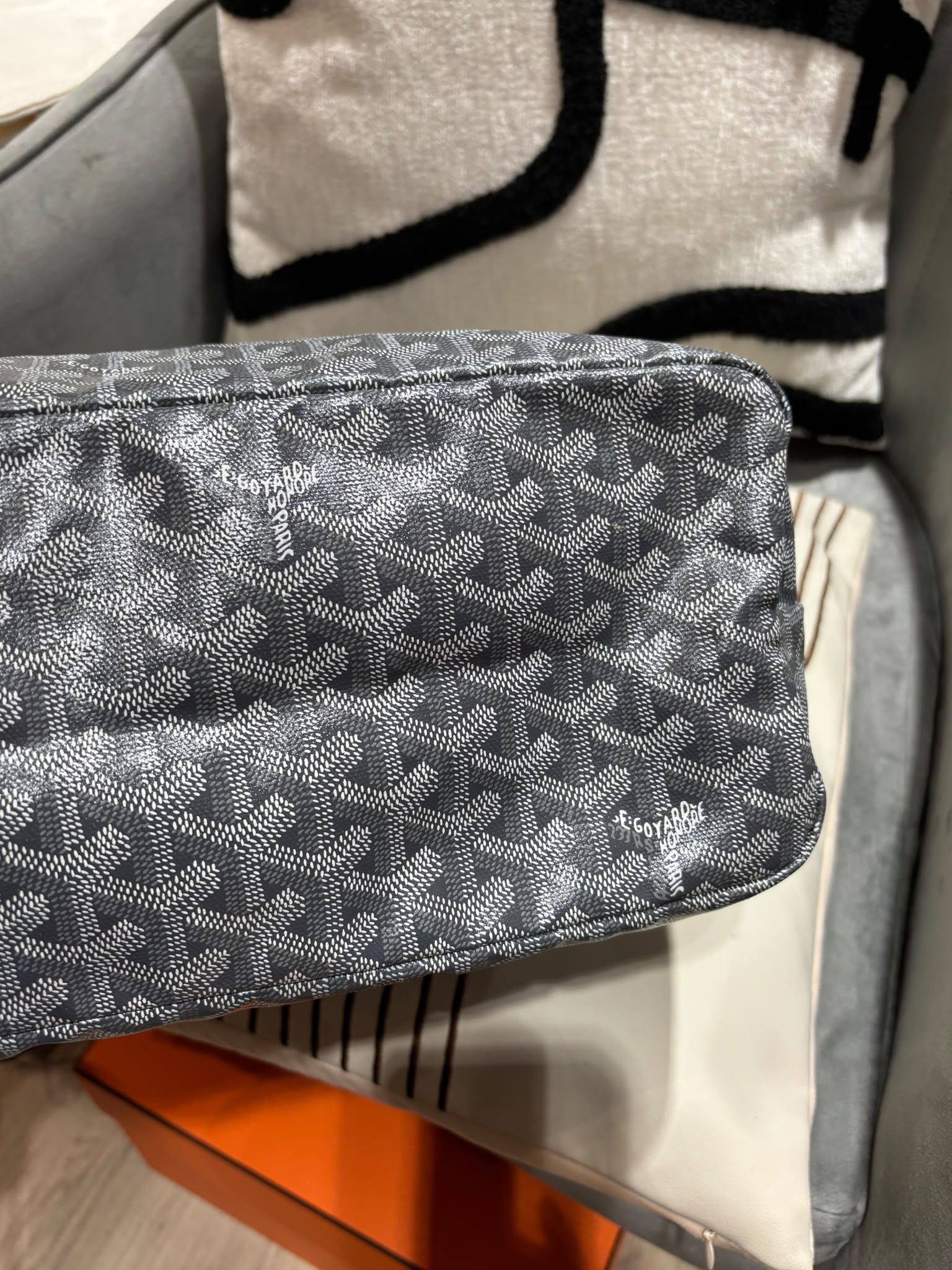 Goyard boheme hobo bag   100%Authentic, 98%New ✅Dust bag