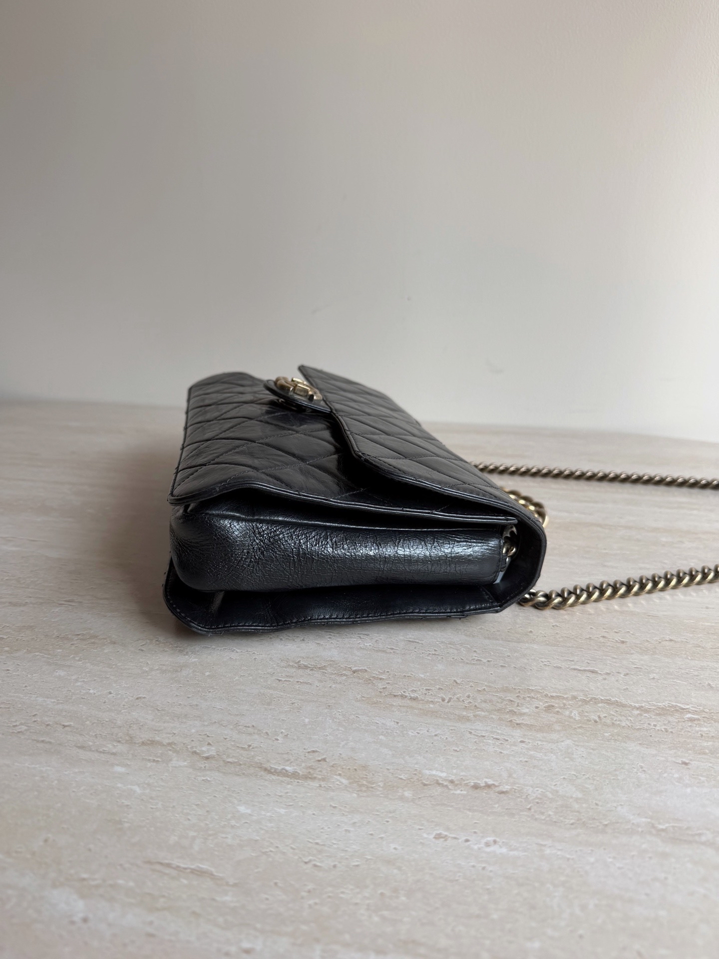 【預訂貨品】Chanel黑金斜孭袋