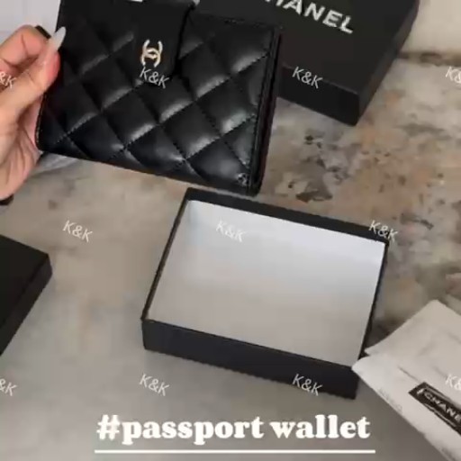 $310。CC beauty vip 積分換購贈品- passport wallet  護照夾