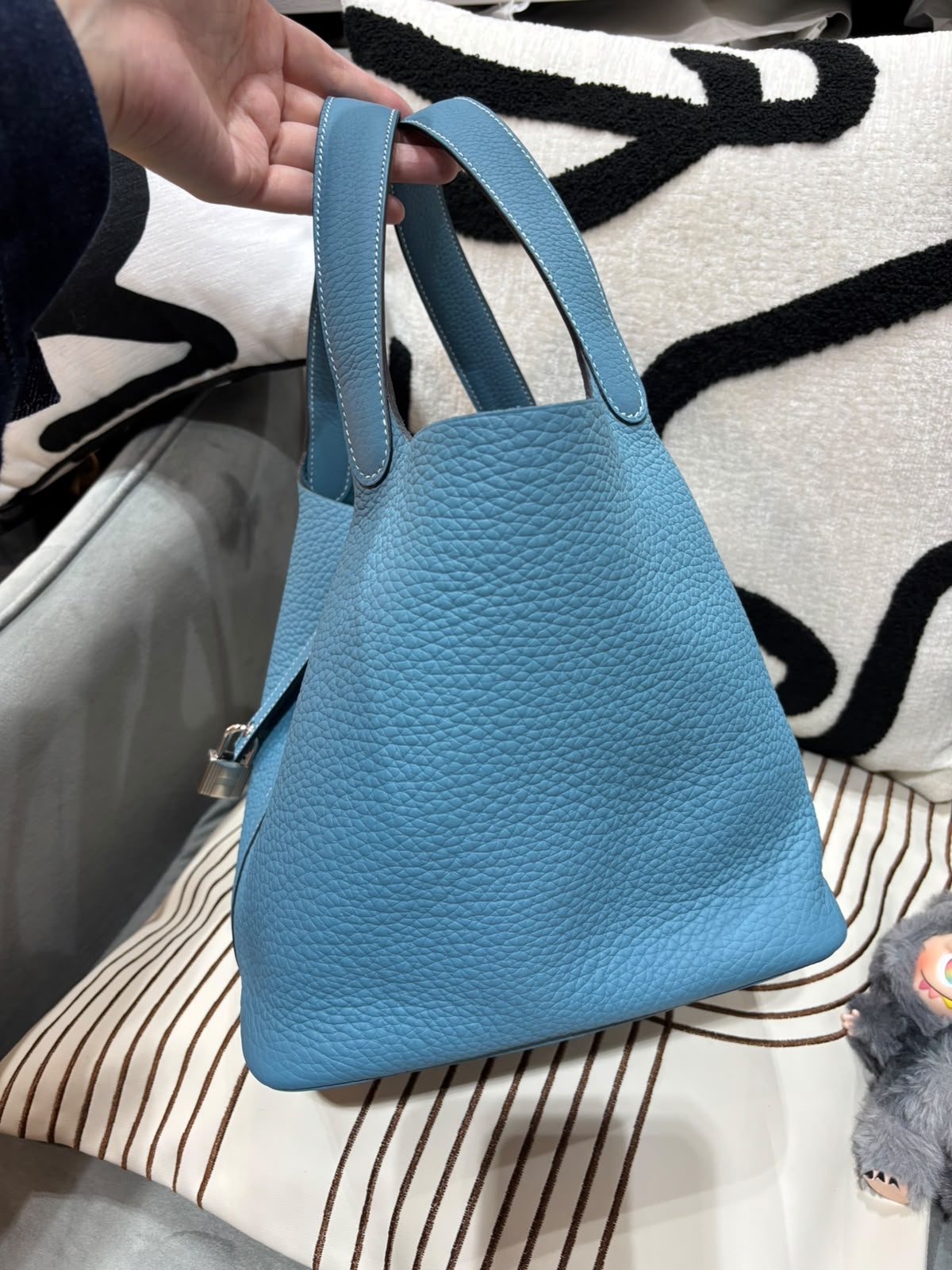 全新 Hermes Picotin 22 Stamp B blue Jean 100%Authentic, Brand New 全新 ✅Key Lock✅Dust bag✅Box