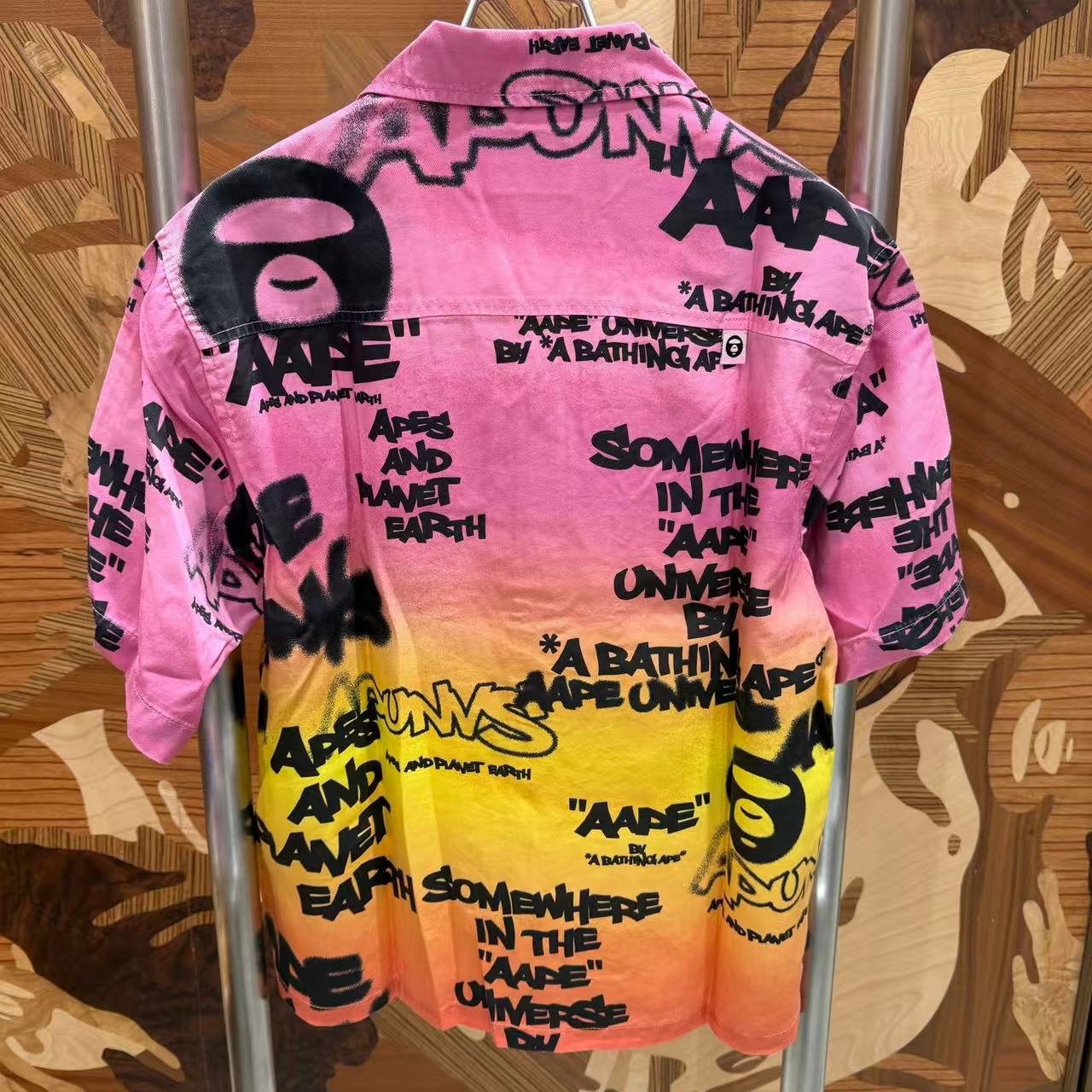 AAPE AAPEUNVS graffiti-print short sleeve shirt (8574)
