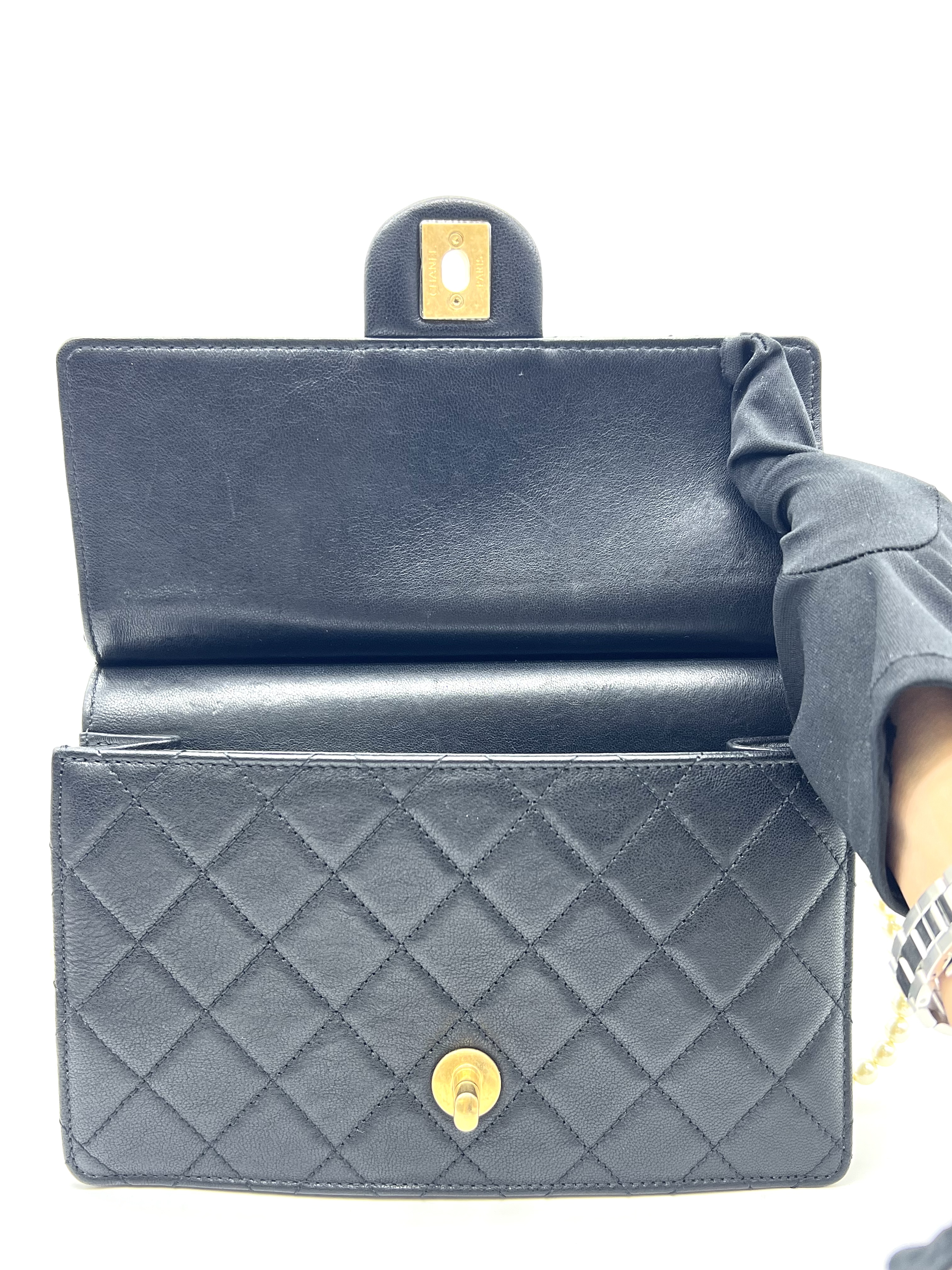 Pre-Owned CHANEL Goatskin Quilted Pearl Chain Flap Bag / Product Code: 26051110