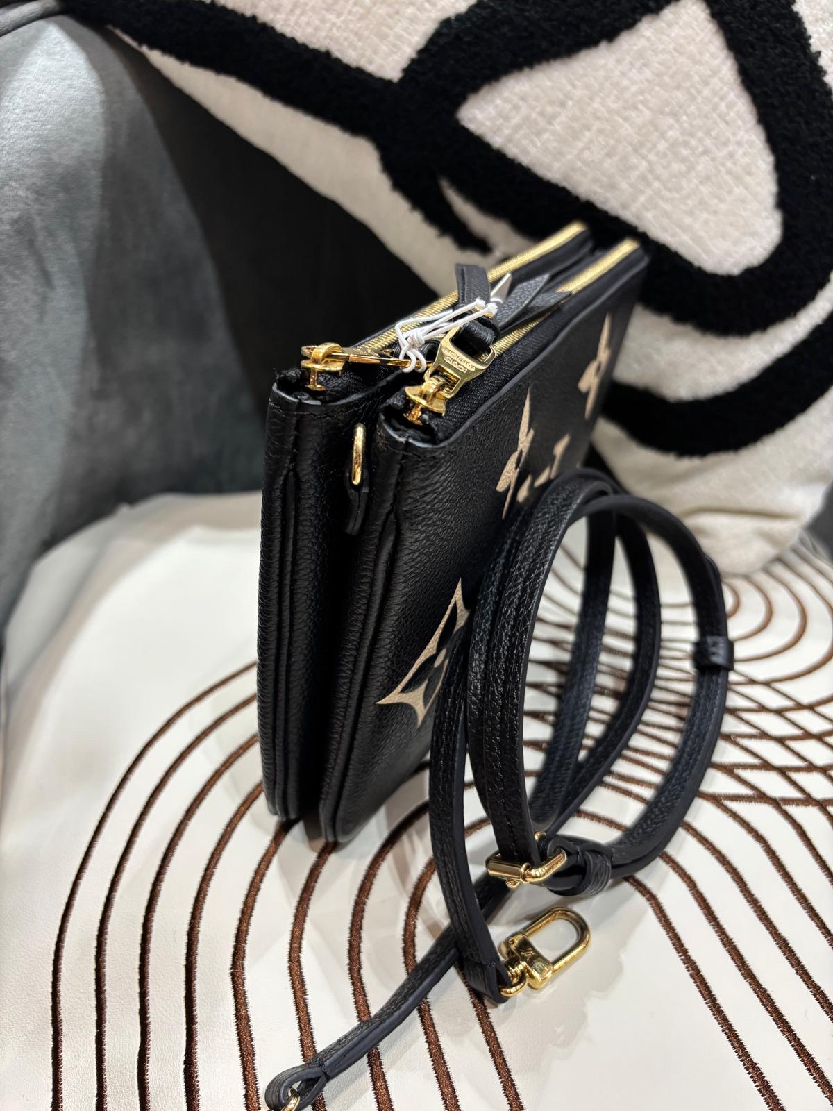 Lv Pochette Double Zipped Giant calfskin 100%Authentict,98%new✅dust bag 
