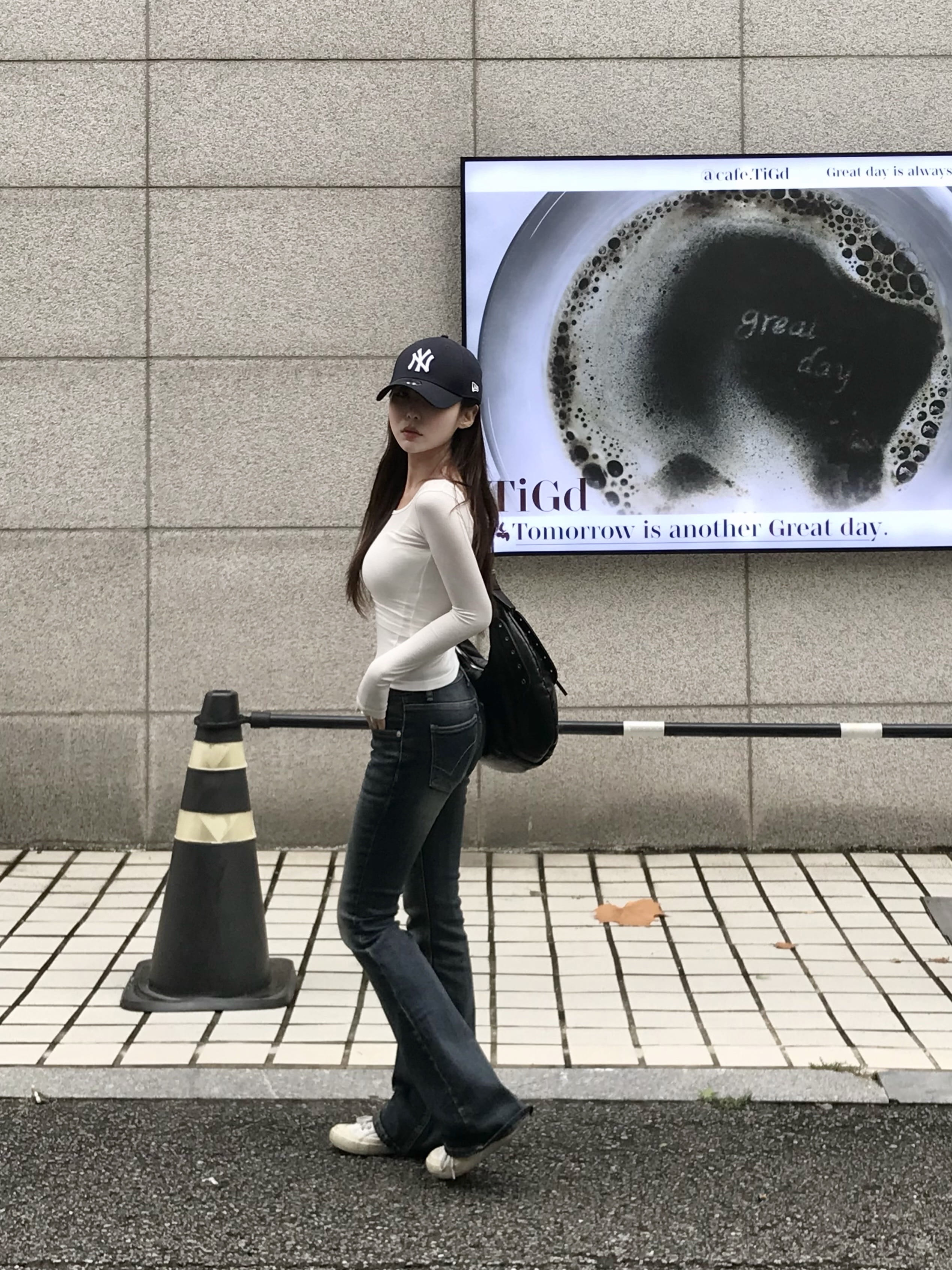 Vintage Washed Low-Rise Flare Jeans