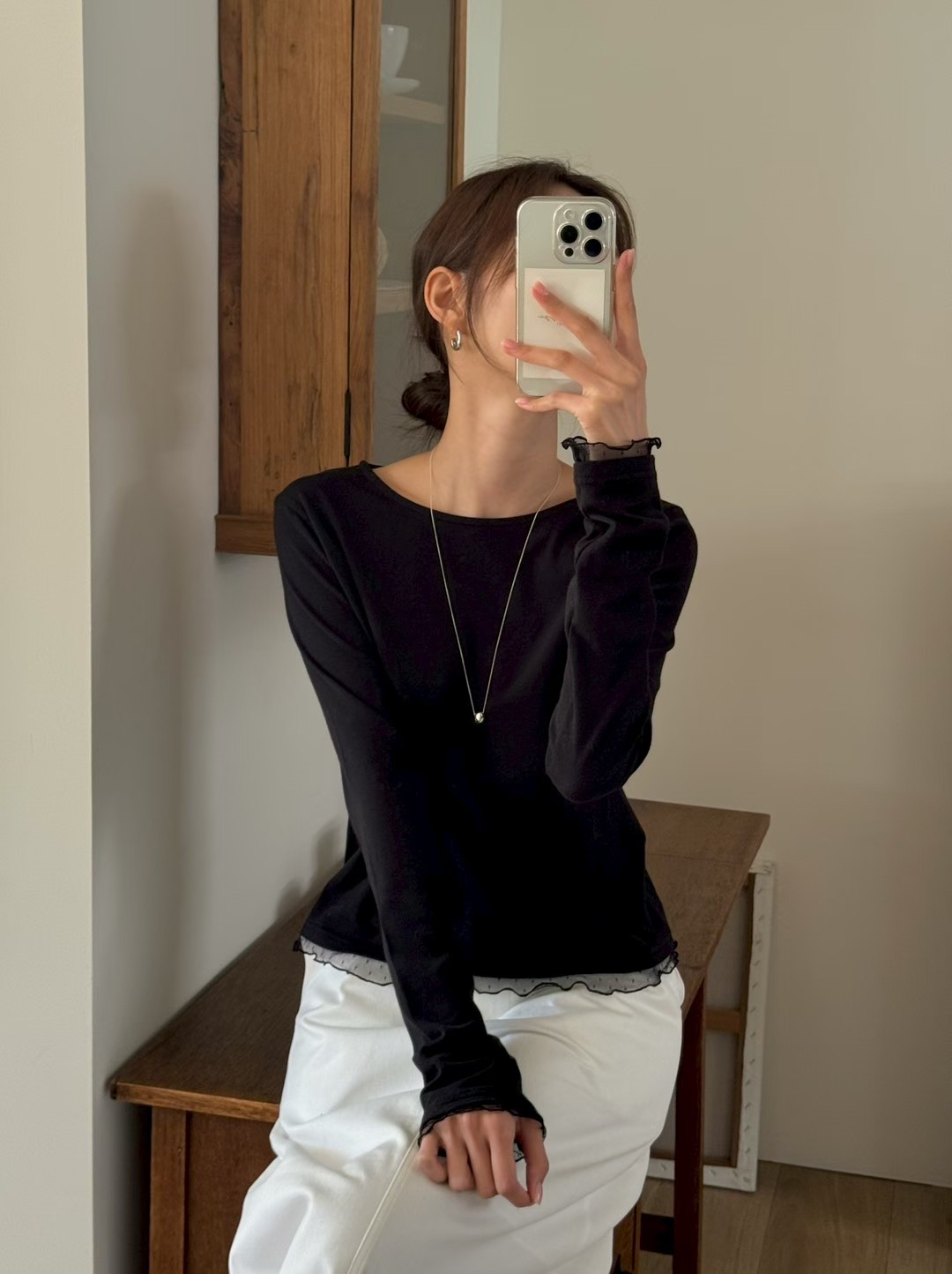 Soft cotton tee w/ details