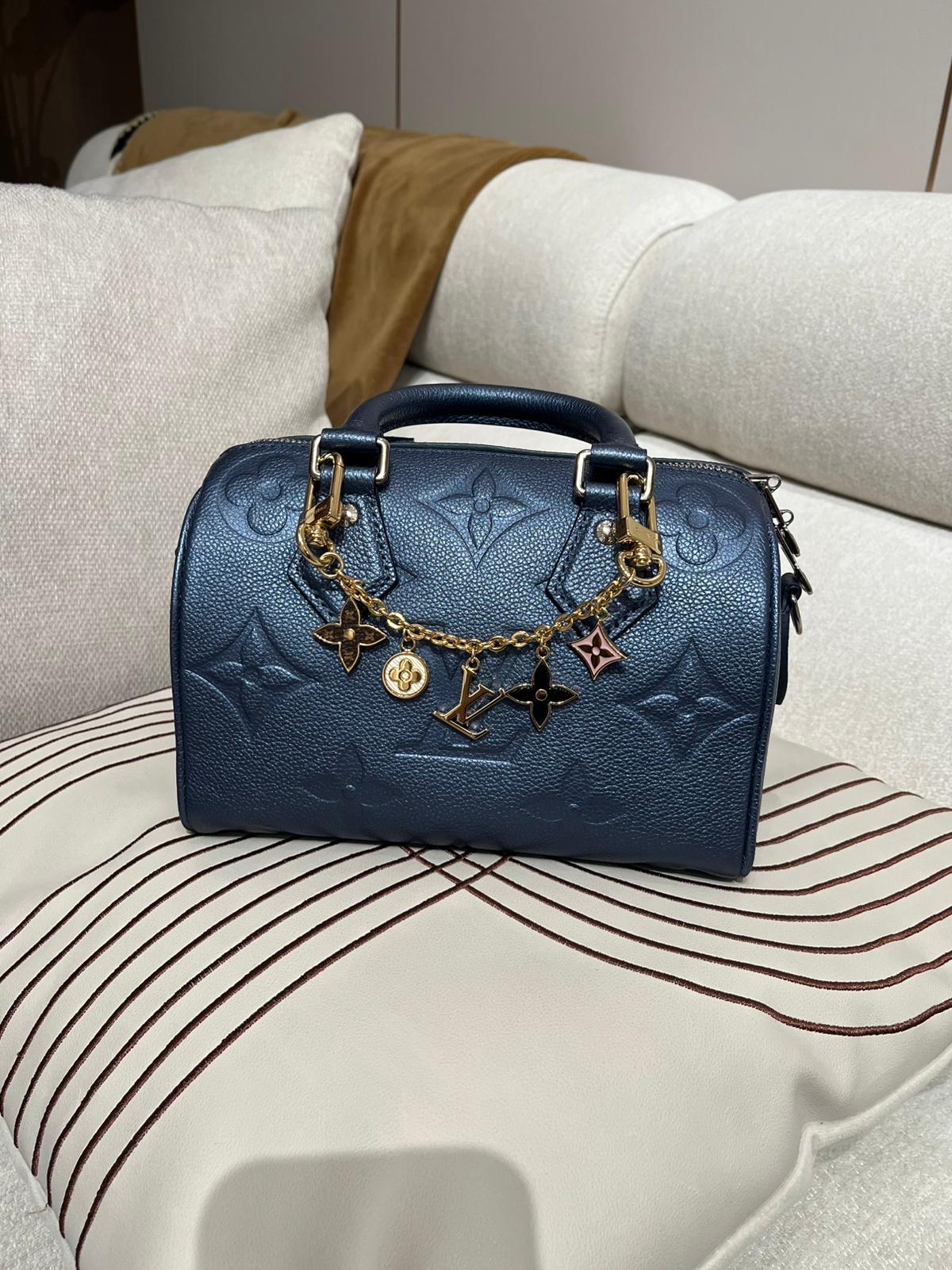 LV key Charm 100%Authentic,unused ✅dust bag 