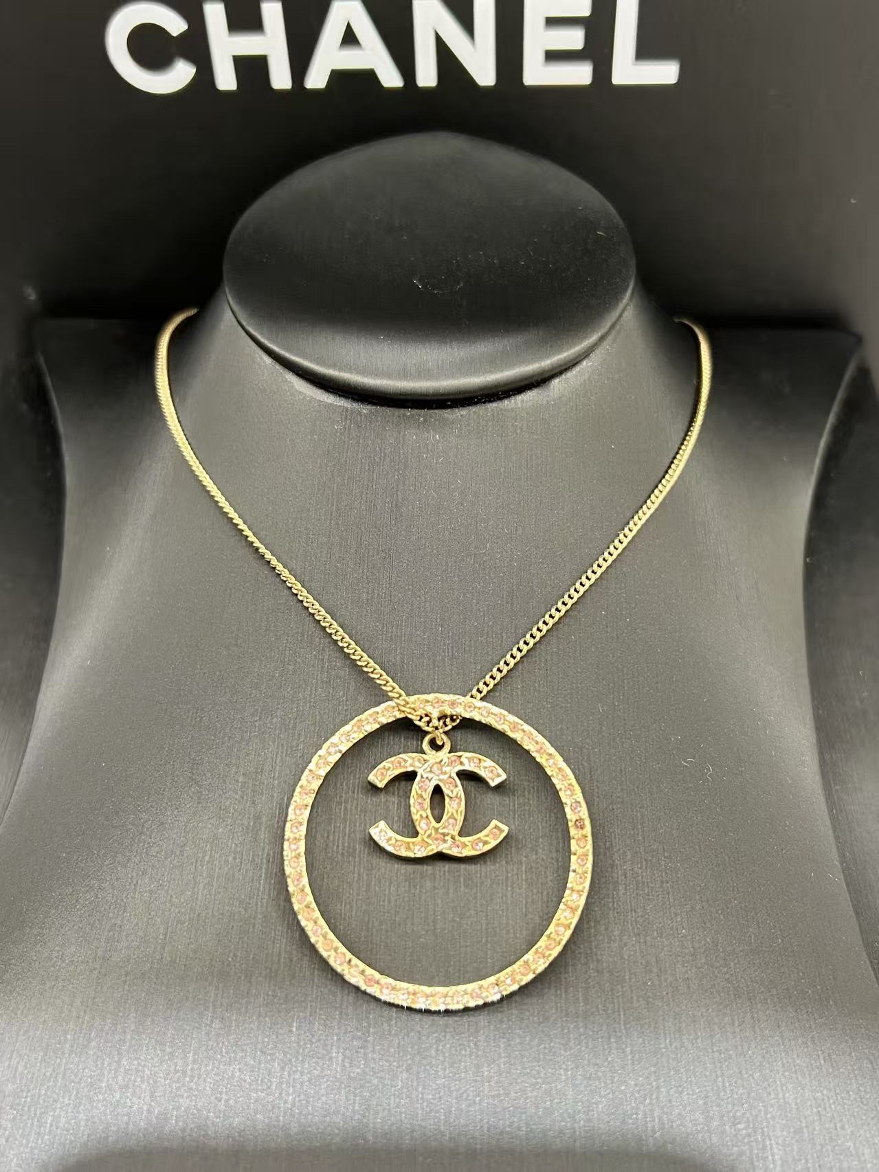 Chanel 粉紅滿鑽CC項鍊