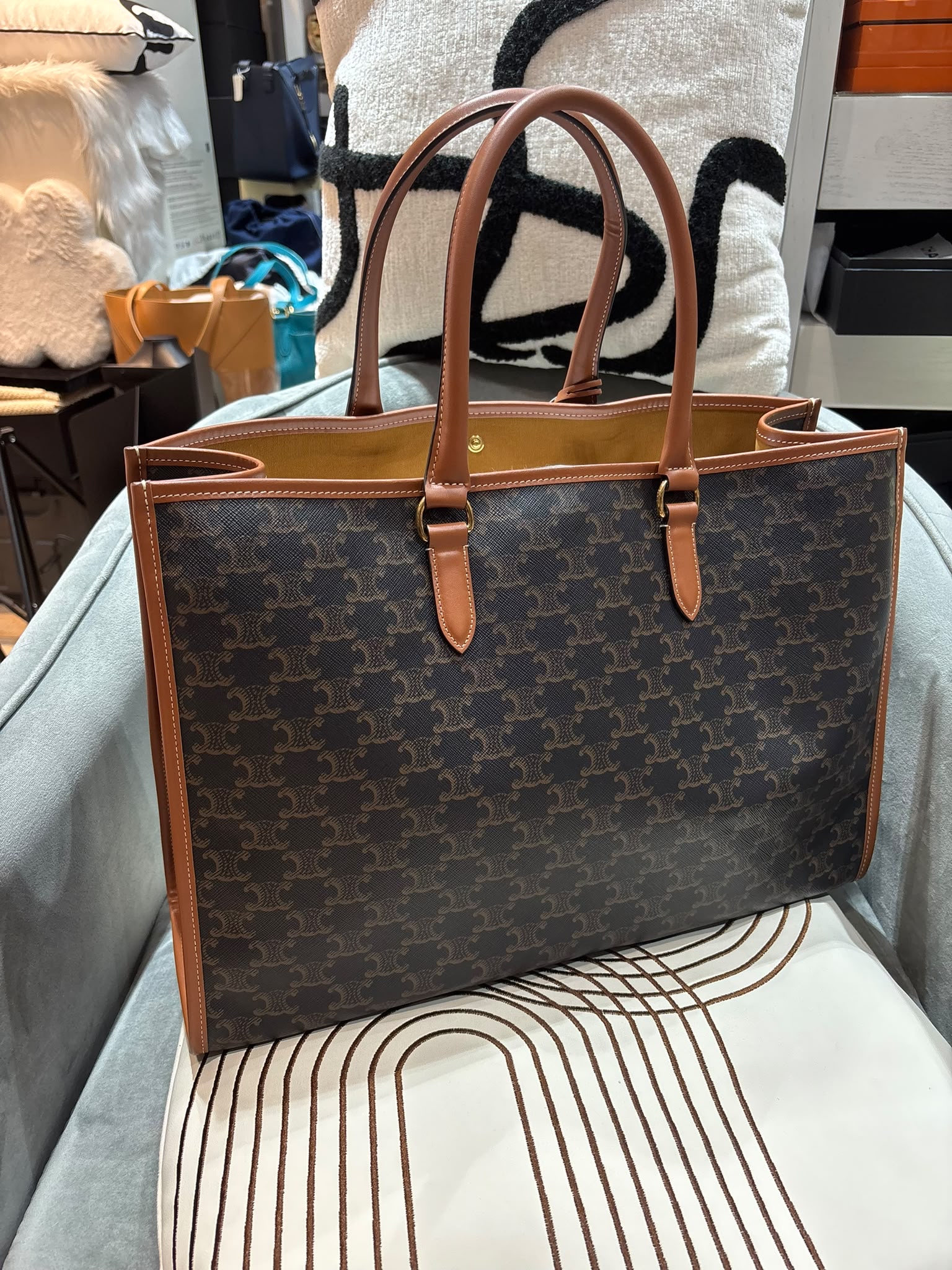 Celine Horizontal Cabas Tan tote bag 100%Authentic, 95%New ✅Dust bag