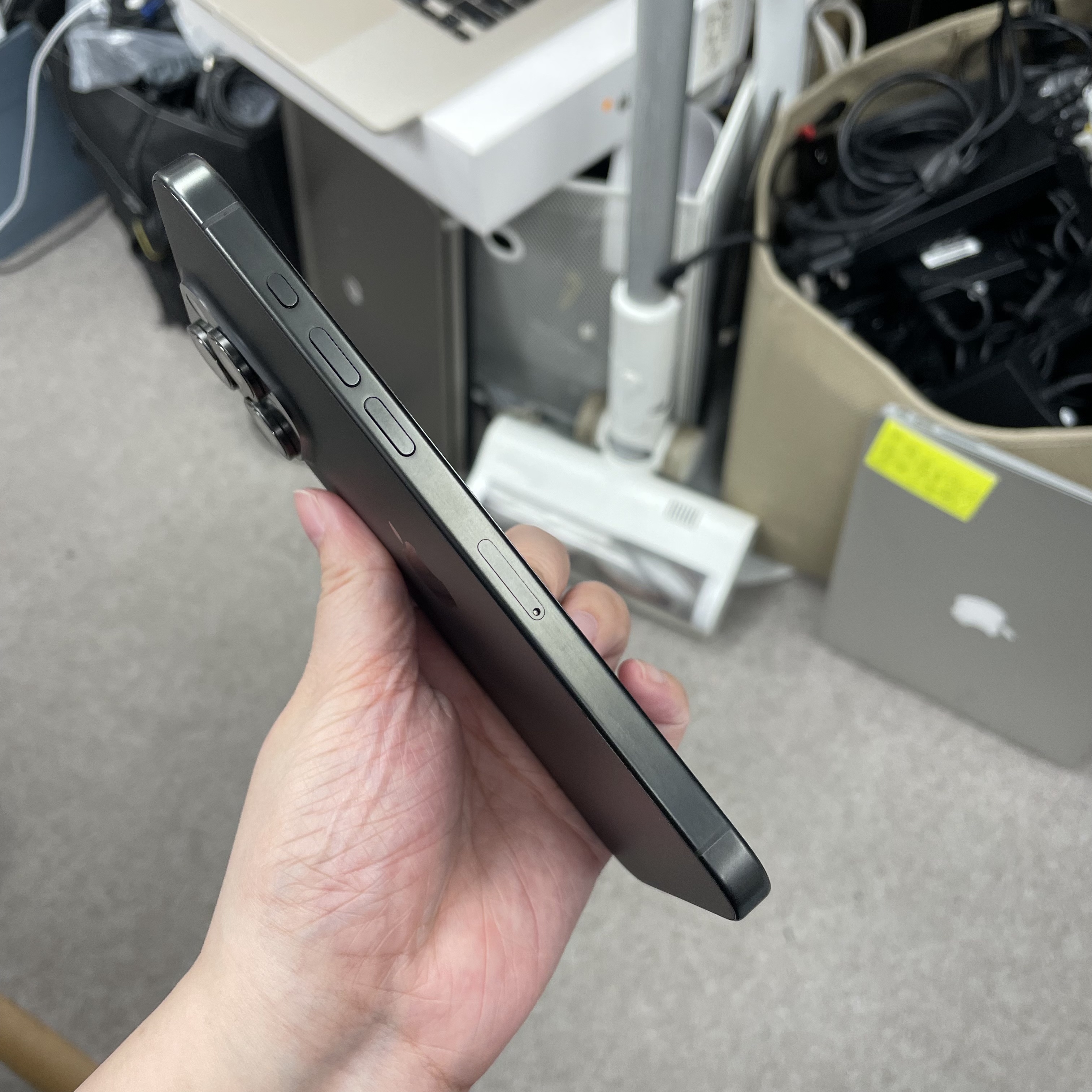 *6000 15 Promax 完美機 256GB 電100 黑色 black