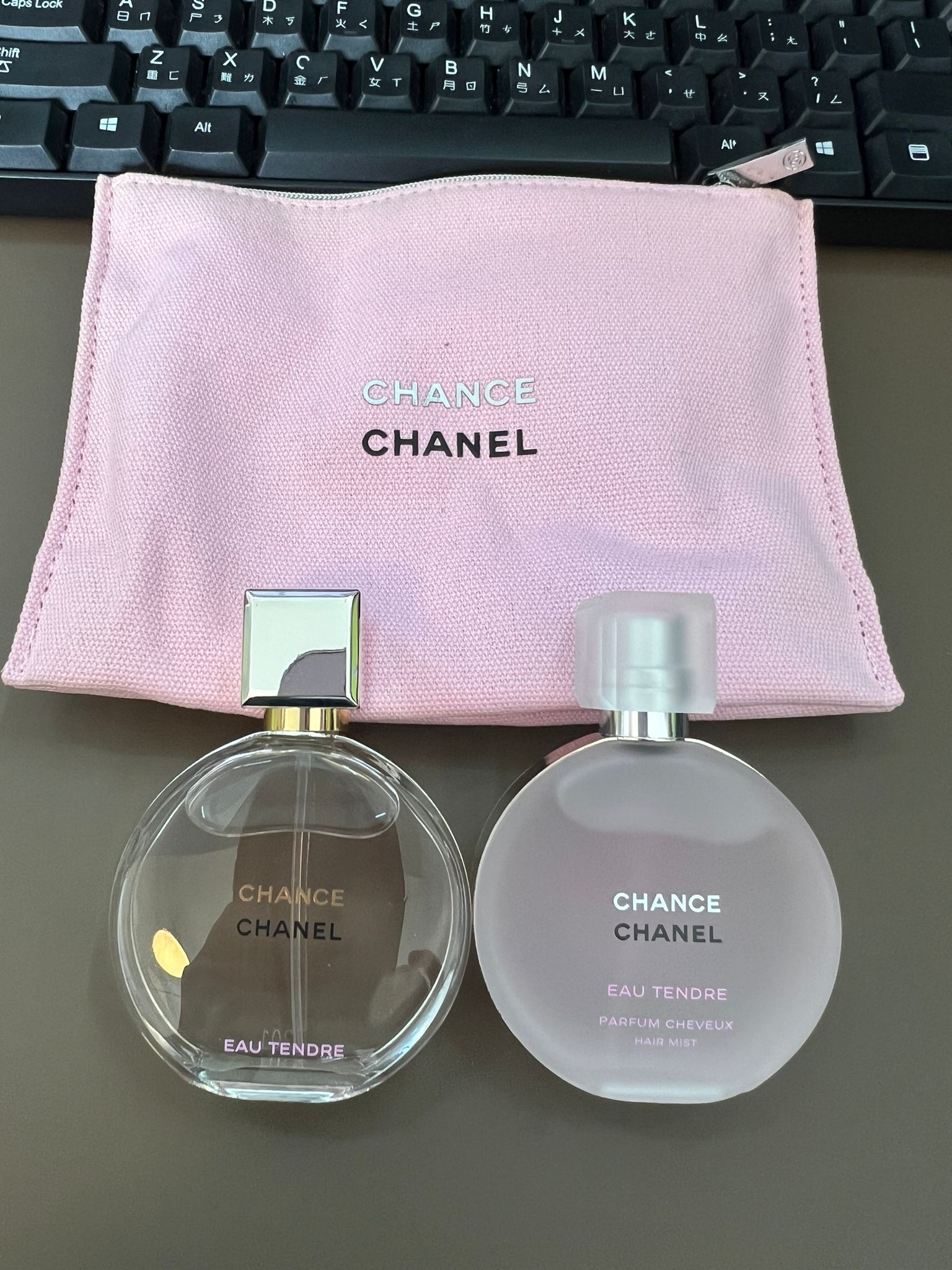 Chanel 邂逅柔情香水套裝  粉紅色化妝袋【內含香水和髮香噴霧各35ml】