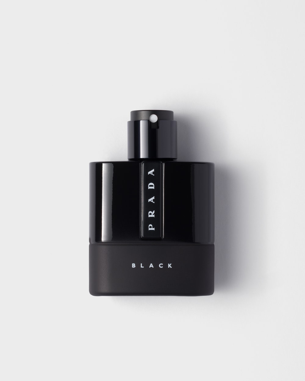 Prada Luna Rossa Black 黑夜月神淡香精 50ml | 頂級男士沙龍香、琥珀木質調、沈穩成熟魅力、暗夜高級感必備