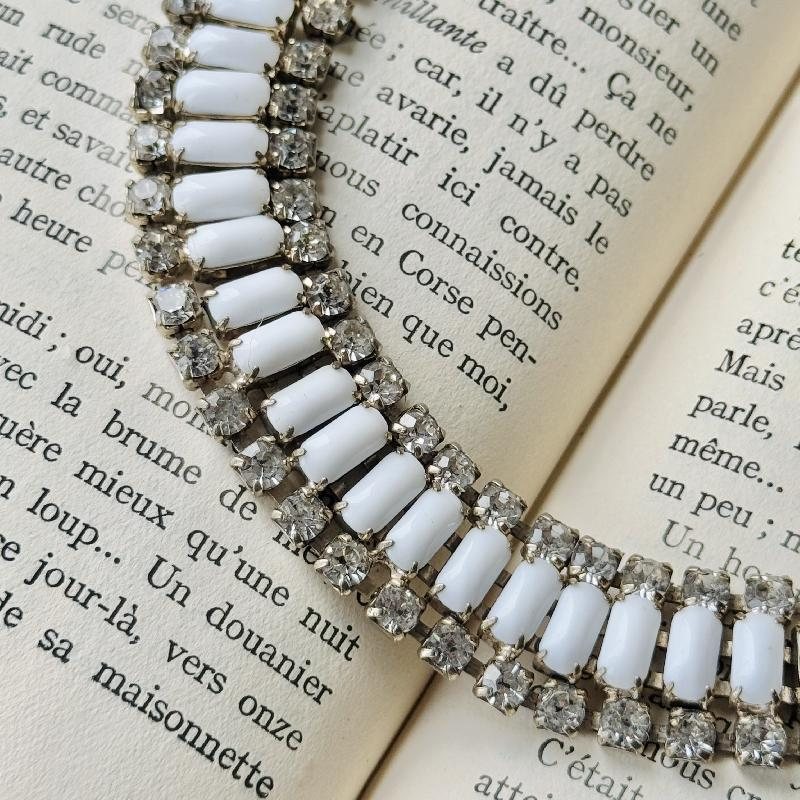 Vintage 1950s Sparkling Rhinestone Milk Glass J Clasp Day & Night Necklace - Adjustable Length (MT2140)