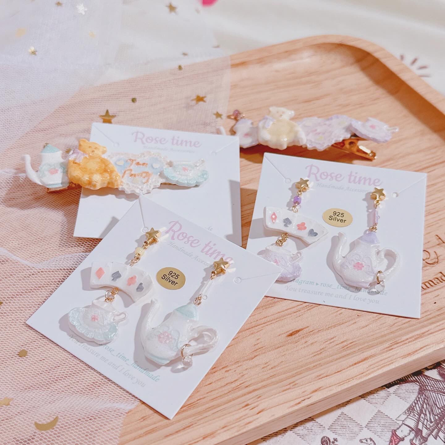 ᴿᵒˢᵉ ᵗⁱᵐᵉ ʰᵃⁿᵈᵐᵃᵈᵉ7️⃣週年 #3月31日-4月2日半價飾物 🈹  愛麗絲甜甜下午茶系列 耳環 兩色入🩵🩷