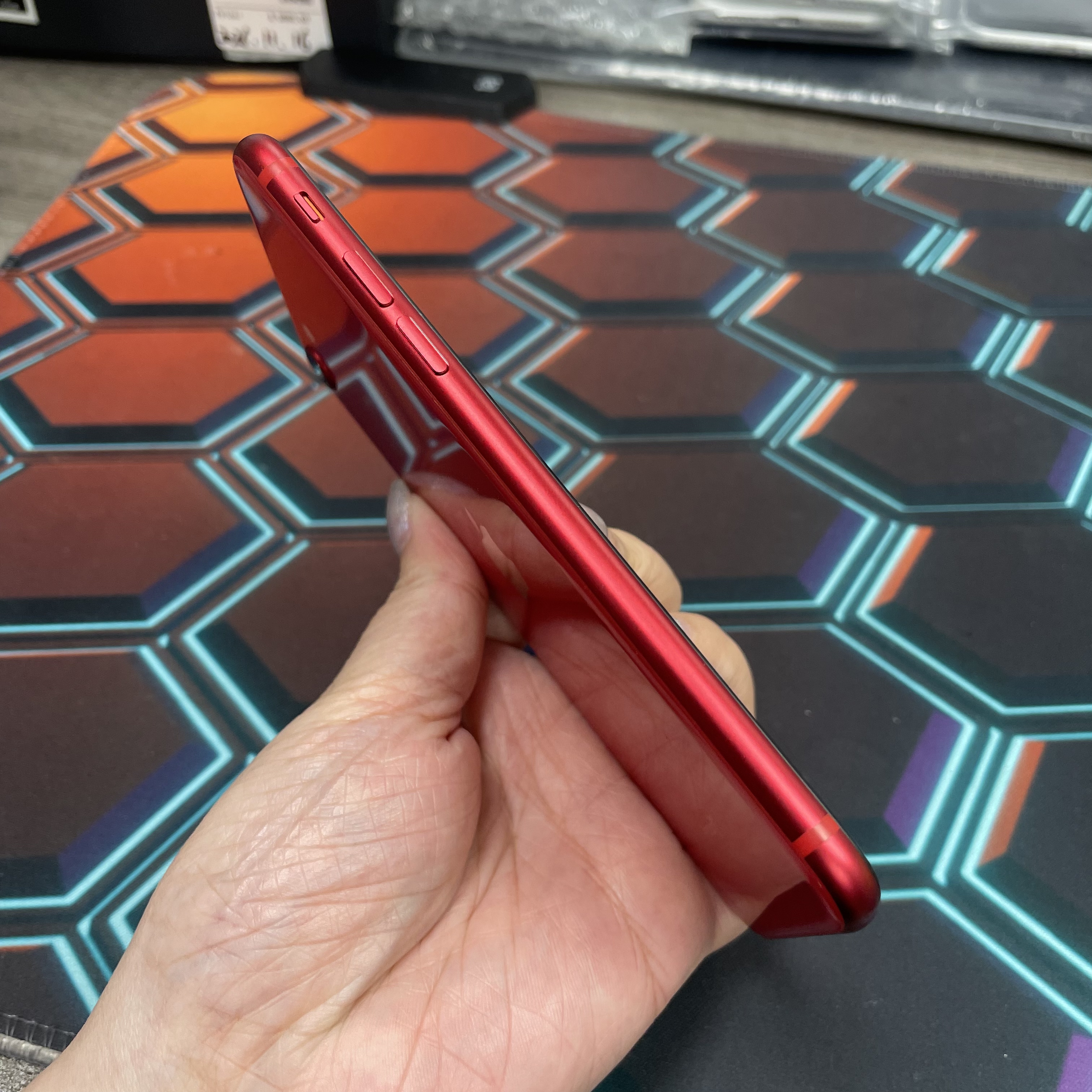 *7009 SE 2 完美機 128GB 電71 紅色 red
