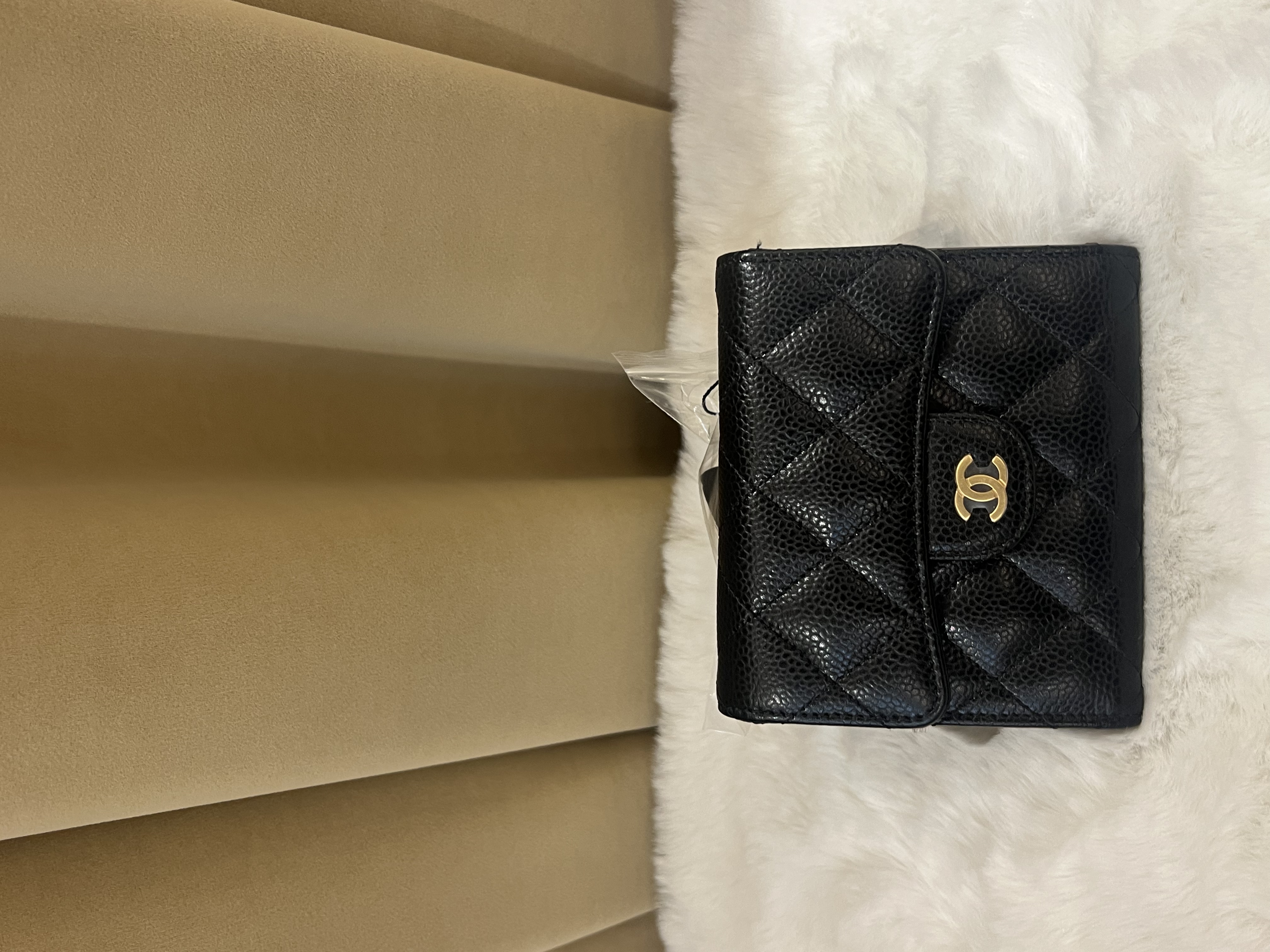 直播貨品 |  [1個-$100 2個-$300］ H16