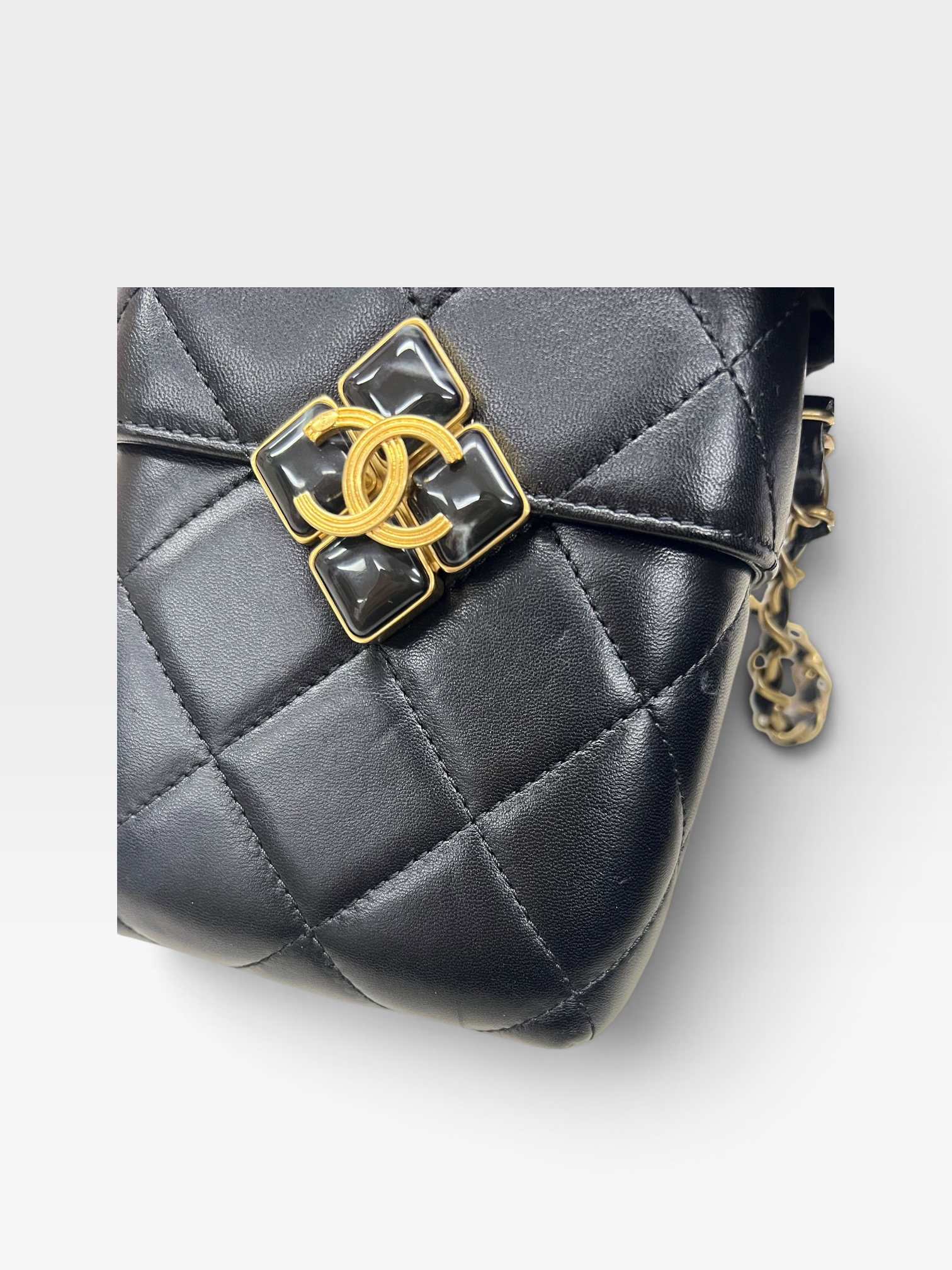 Pre-Owned CHANEL Box Bag / Product Code: 090407