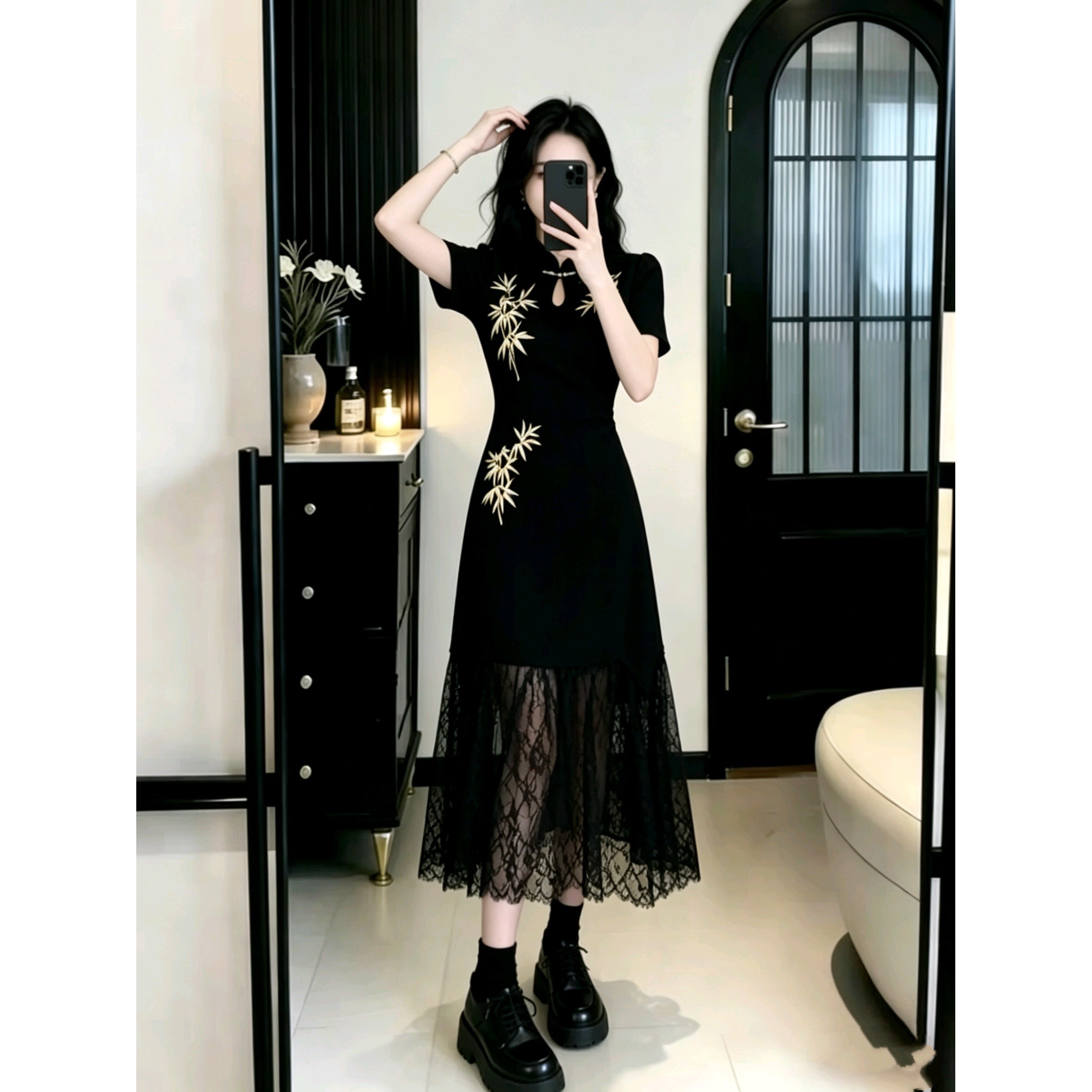 B210(5226) 新中式甜酷竹叶刺绣边盘扣领拼接下摆花纹蕾丝透黑旗袍连身裙 