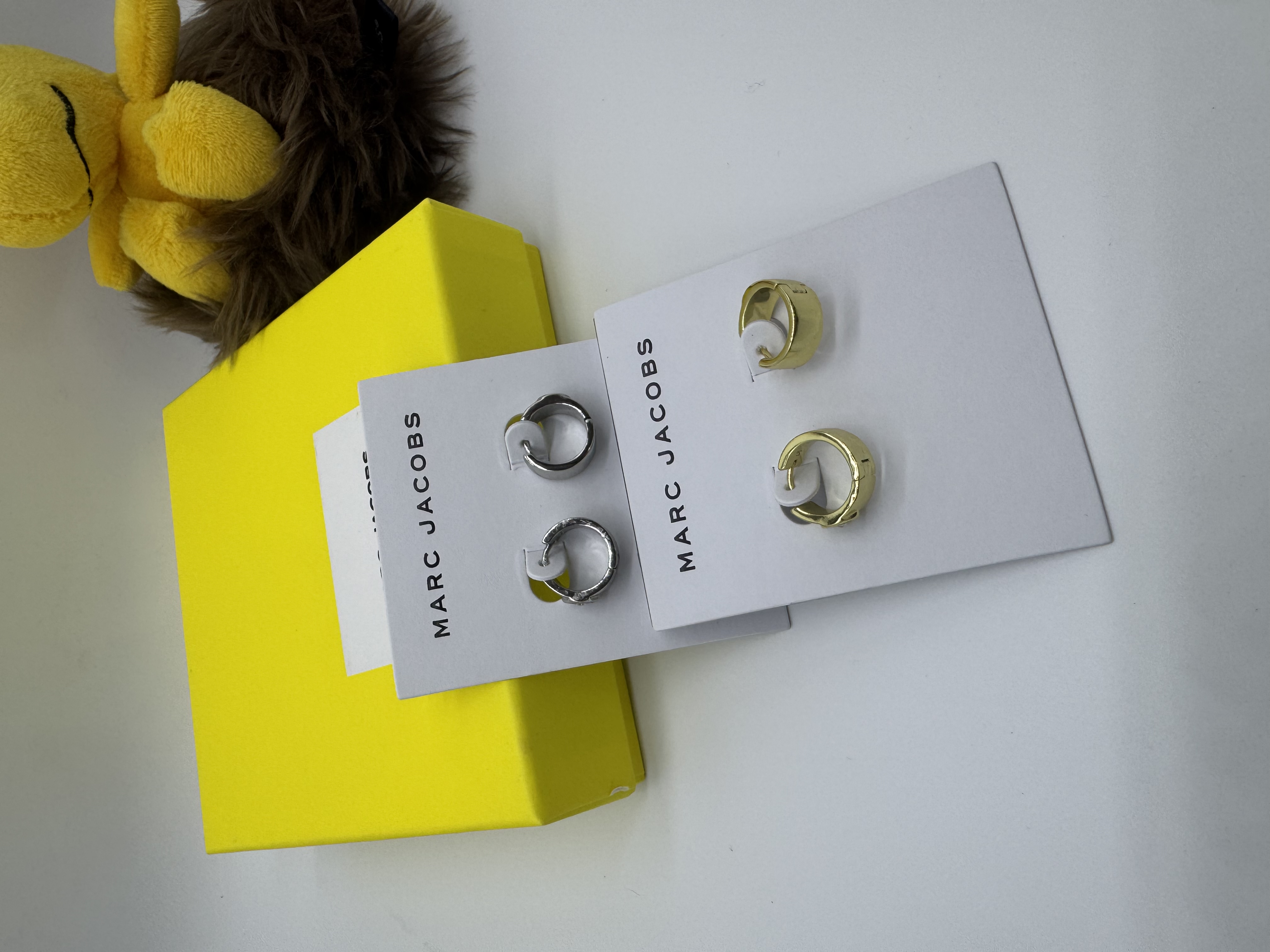 🇺🇸✈️🇨🇦Marc Jacobs outlet 簡約設計風嘅小圈耳環🤗現貨🥰