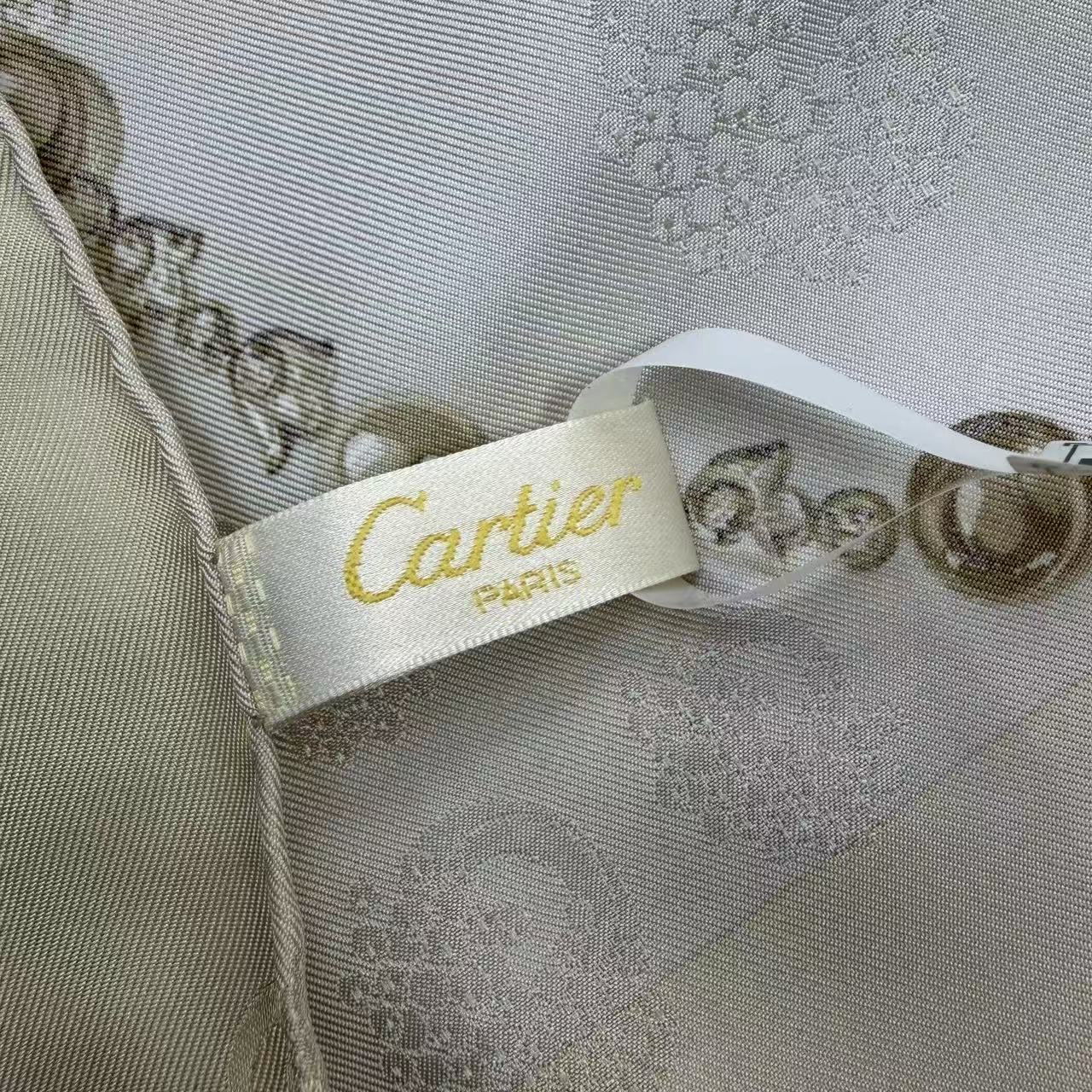 【全新未使用有卡有盒】Cartier 動物米金色圖案四方圍巾