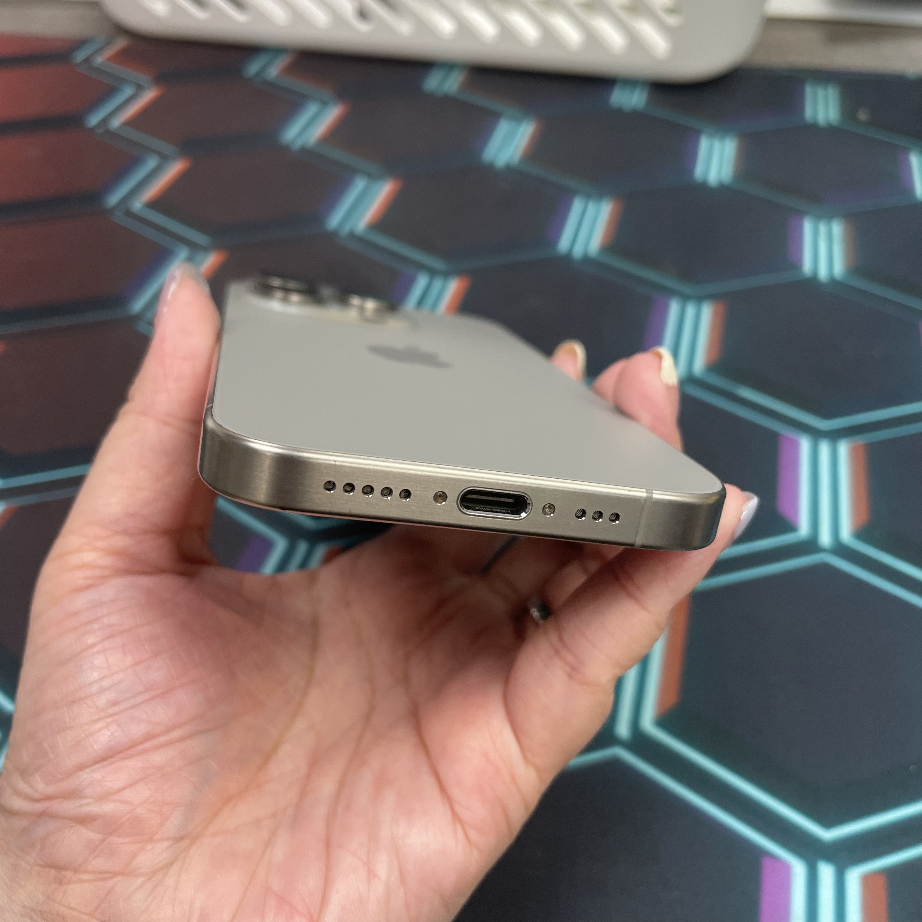 *6812 15 Pro 勁靚機 256GB 電80 原色 gray