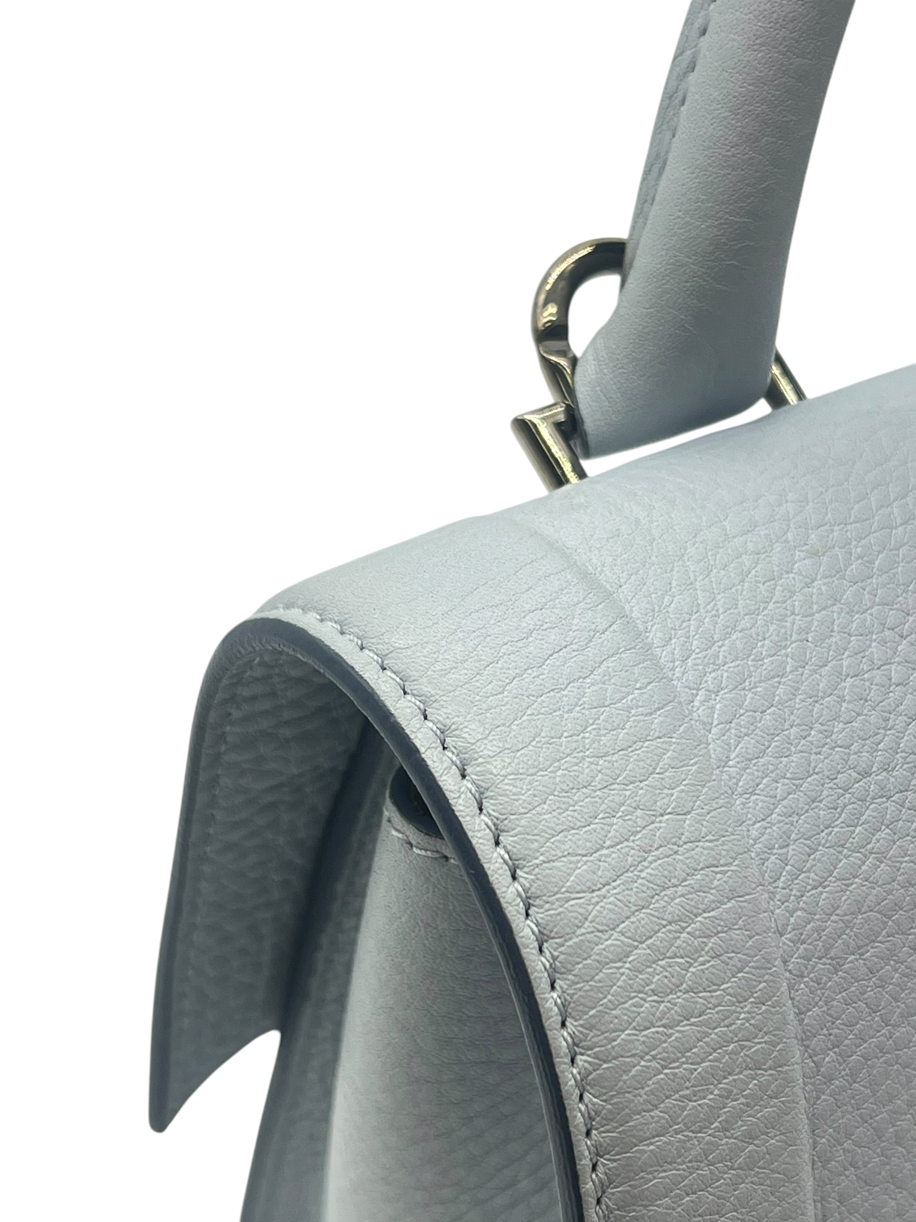 Pre-Owned GIVENCHY Shark / Product Code: 26051516