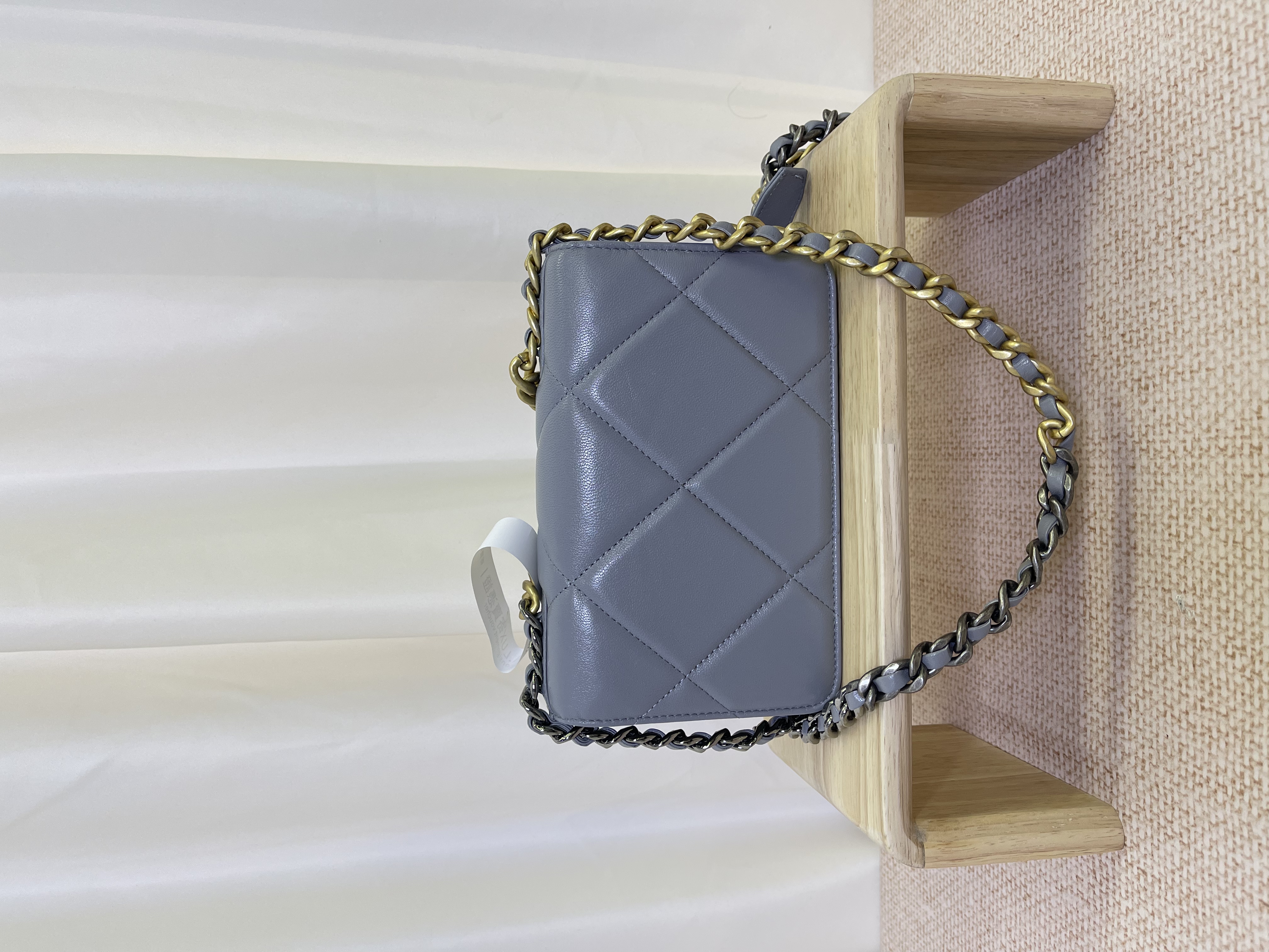 直播貨品 |  [1個-$100 2個-$300］BB05