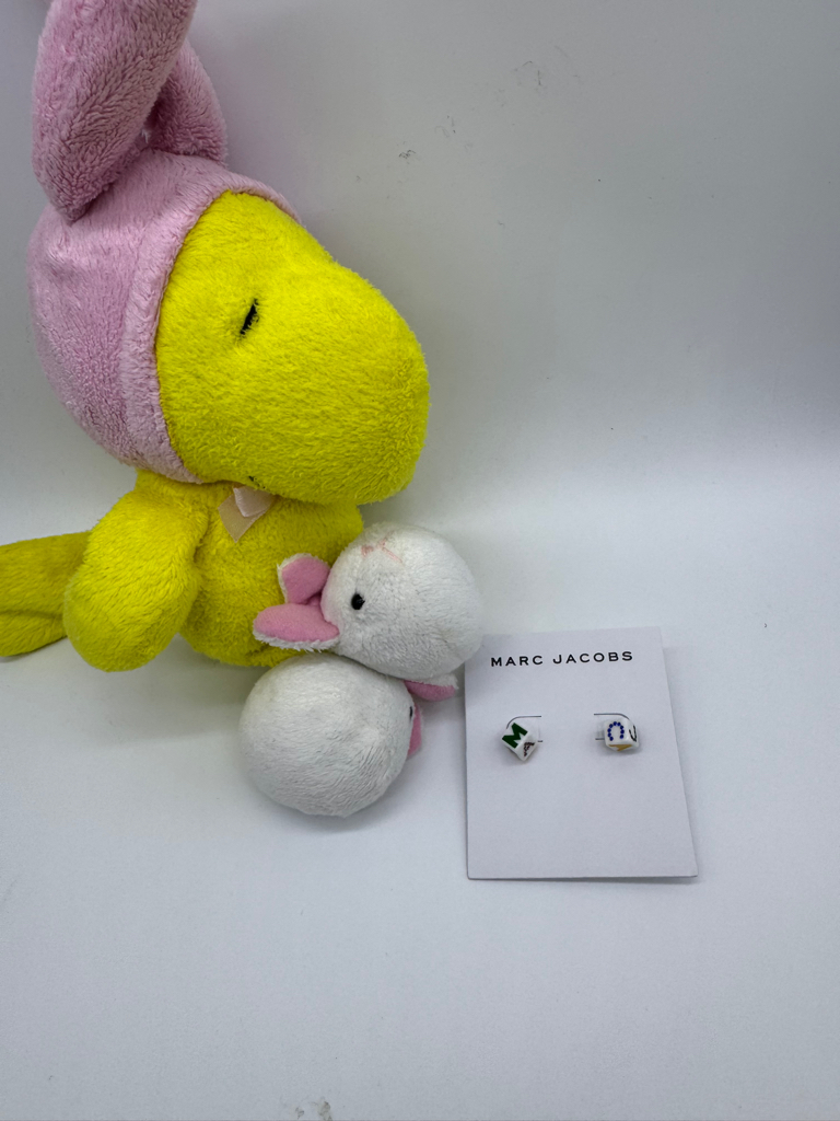 😎😎就係與別不同嘅Marc Jacobs 骰仔型金銀色閃令令彩色色🤩耳環現貨🇺🇸✈️🇨🇦