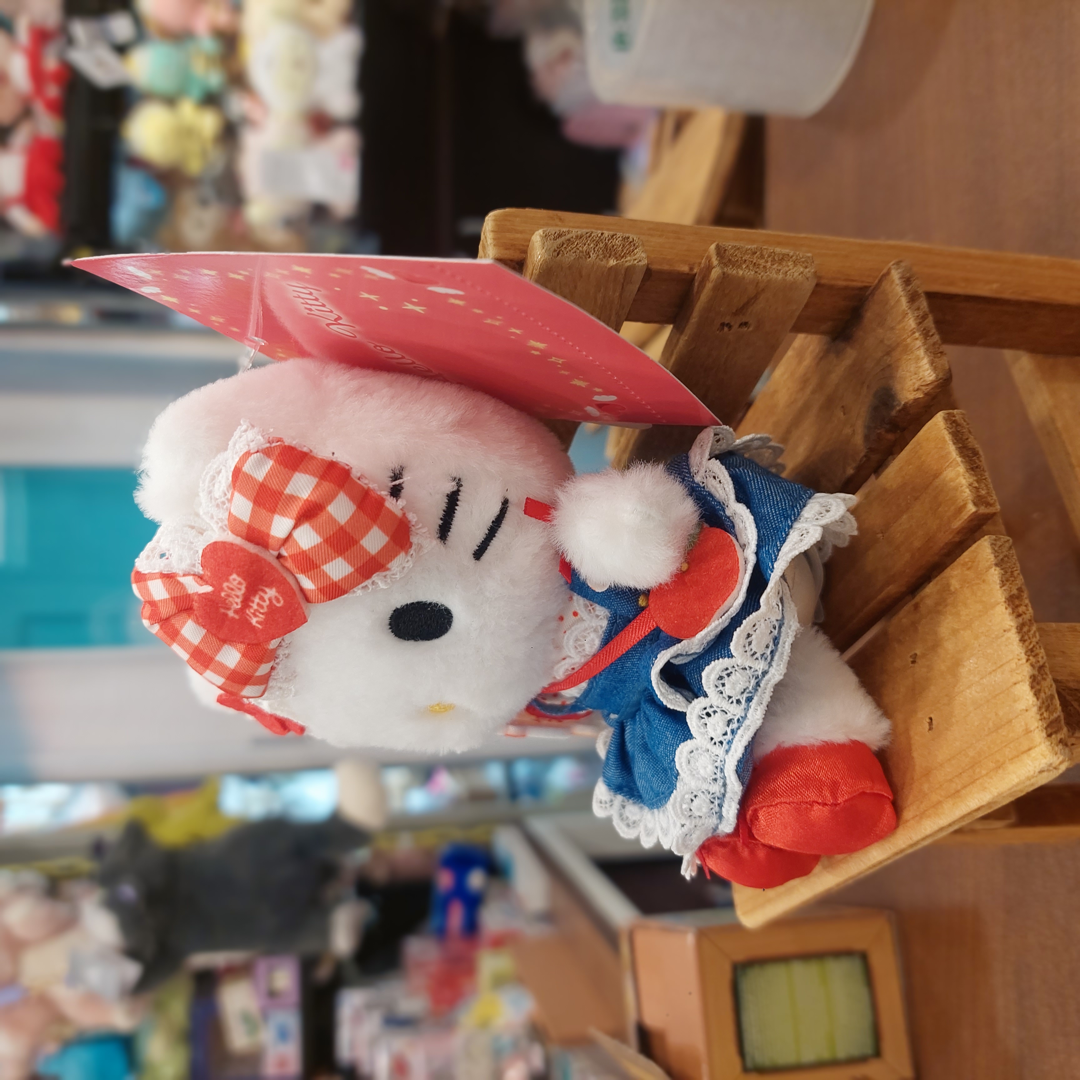 原裝日本 Hello Kitty 公仔吊飾 