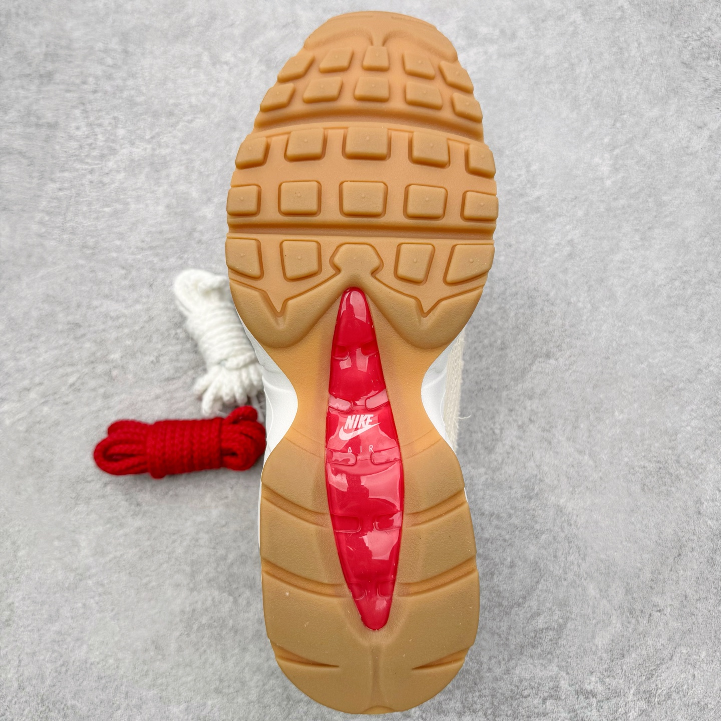 Nike Air Max 95 OG x Levi's HM4743-100 