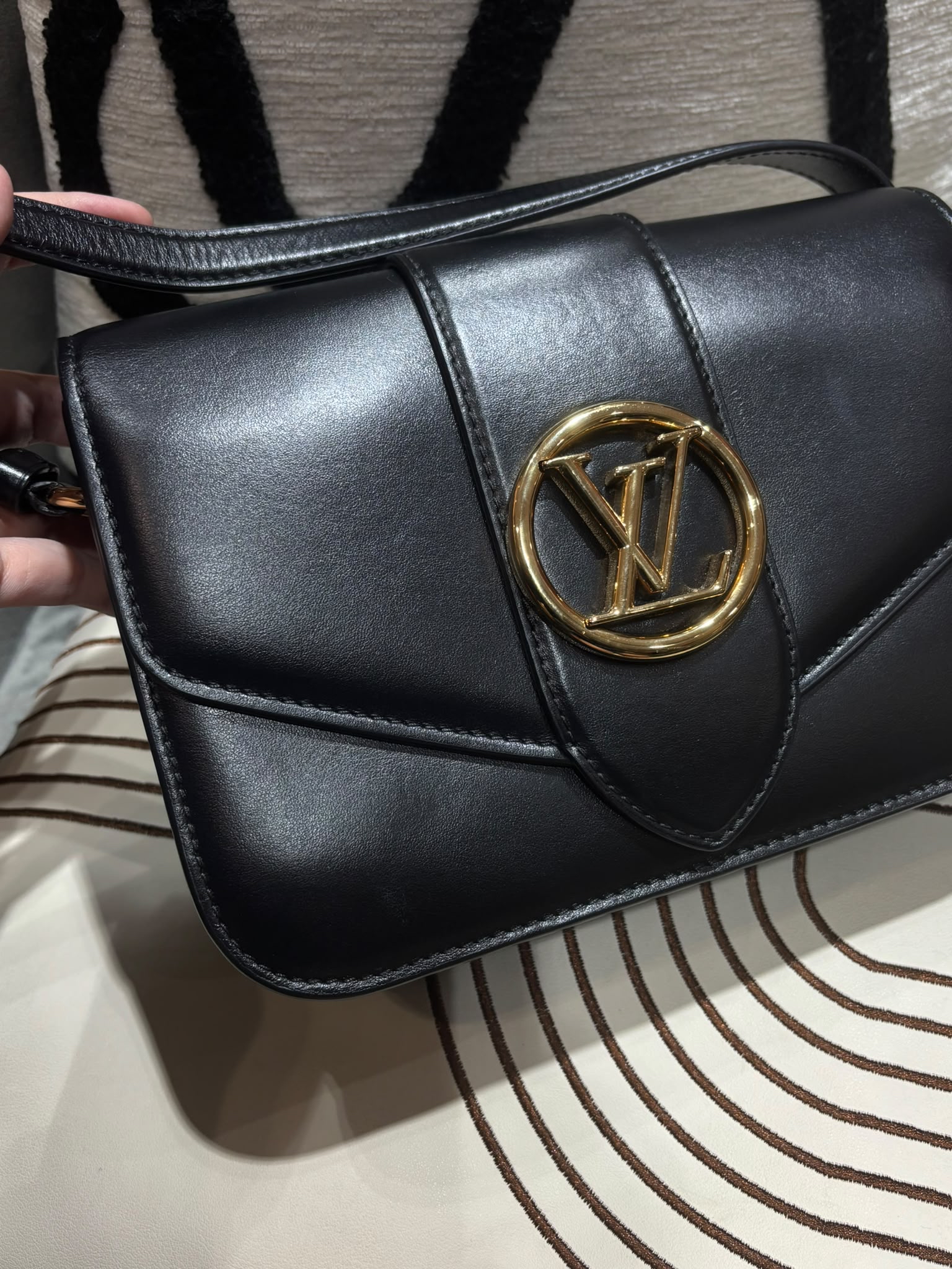 LV Pont 9 黑色小牛皮shoulder bag M55948 100%Authentic, 93%New ☑️Dust bag