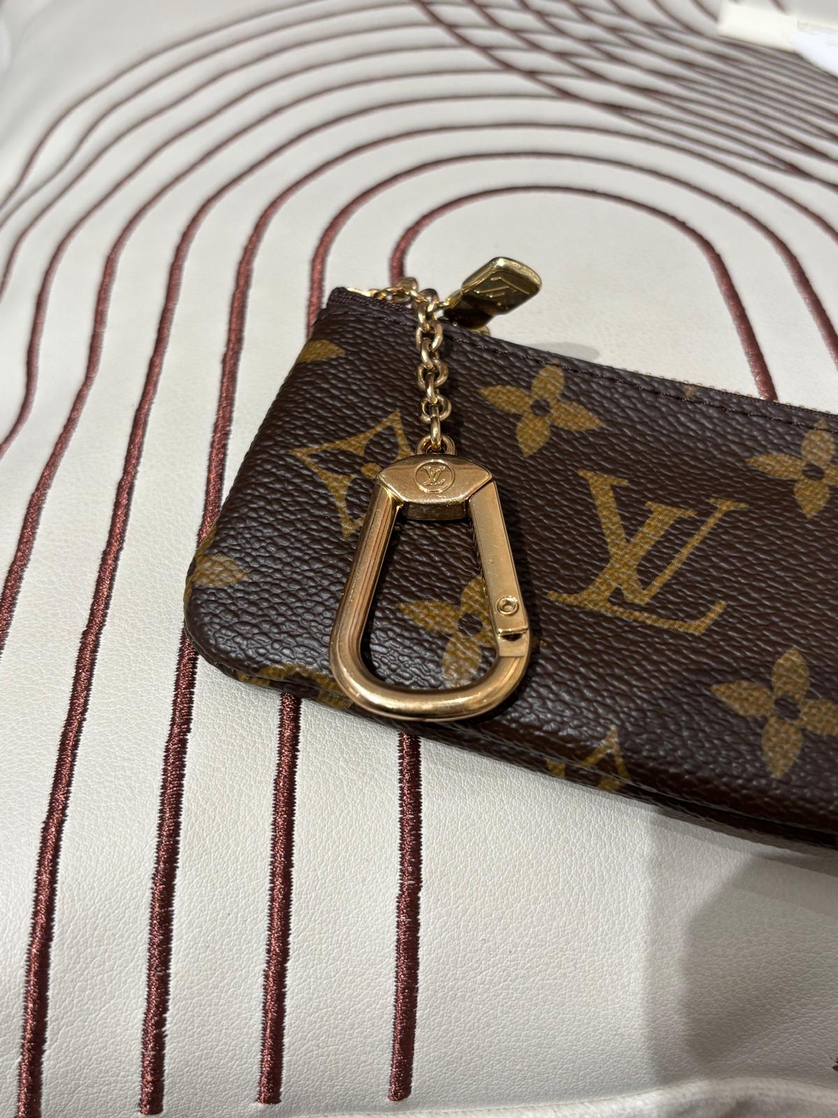 LV Key Holder & Coin Case Monogram 100%Authentic, 98%New