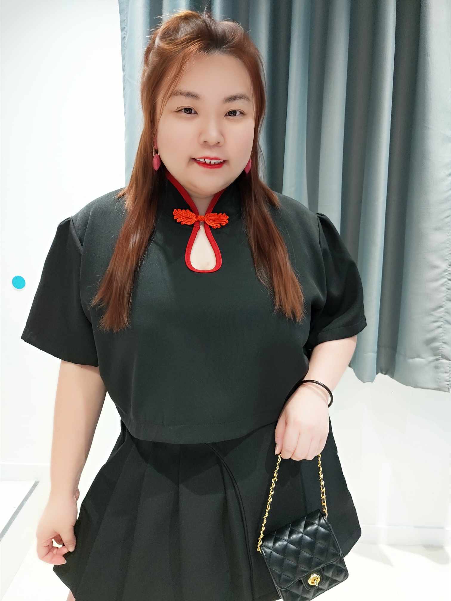 ENB01 盘扣简约设计上衣