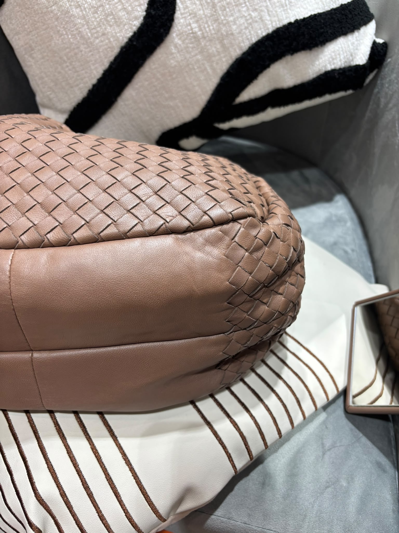 Bottega Veneta BV Hobo Bag 100%Authentic,98%new ✅dust bag 