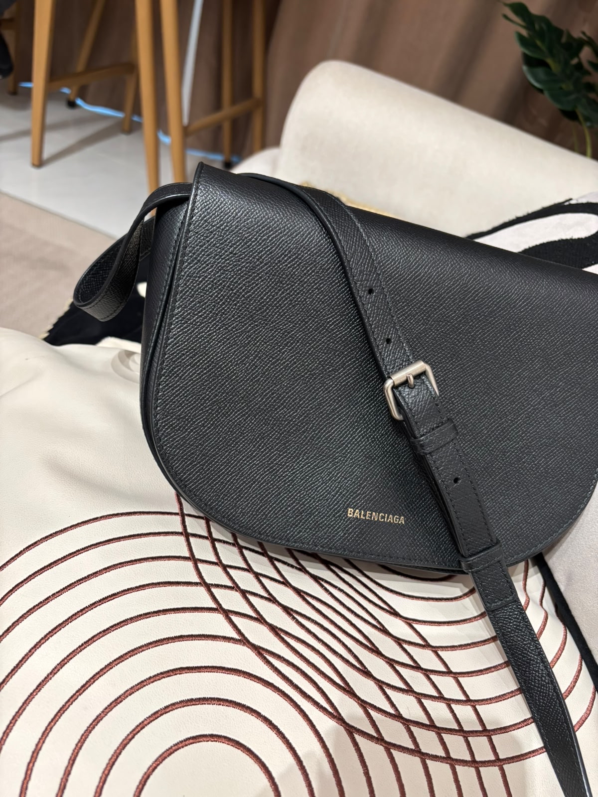 Balenciaga Crossbody Bag Black Calfskin 100%Authentic, 95%New